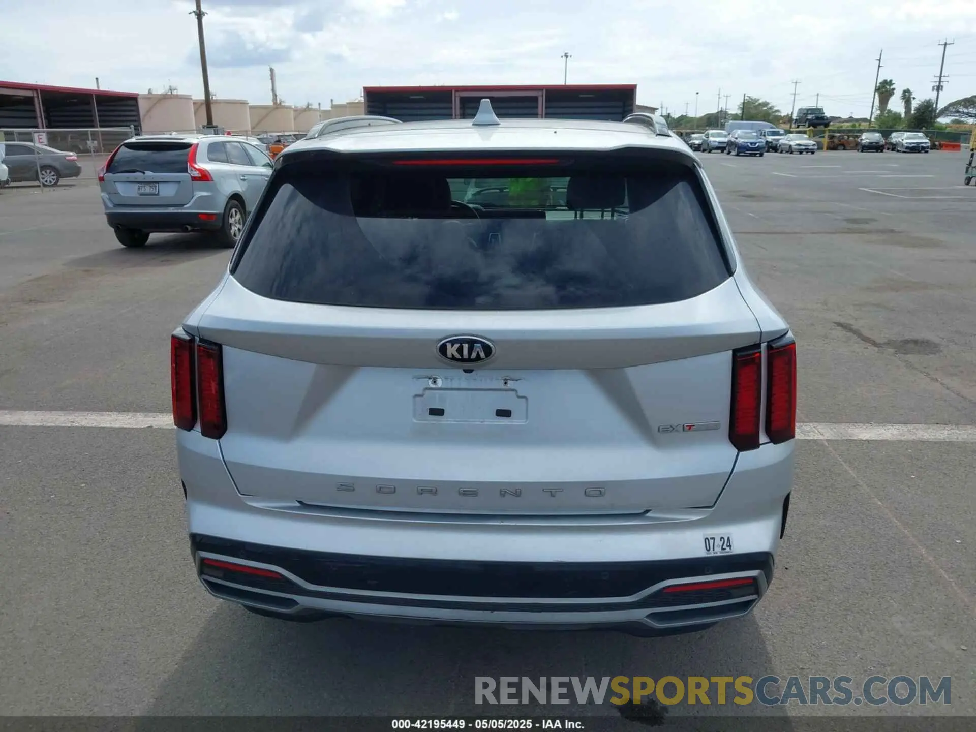 16 Photograph of a damaged car 5XYRH4LF2MG037168 KIA SORENTO 2021