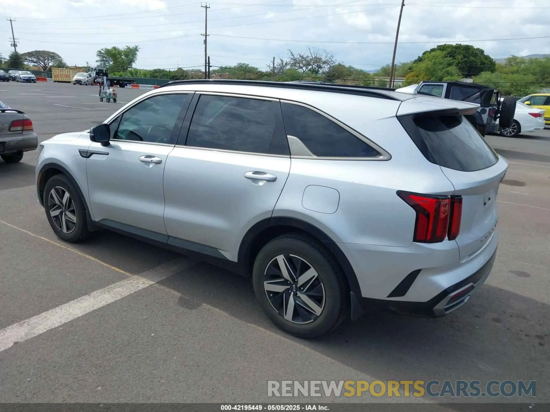 3 Photograph of a damaged car 5XYRH4LF2MG037168 KIA SORENTO 2021
