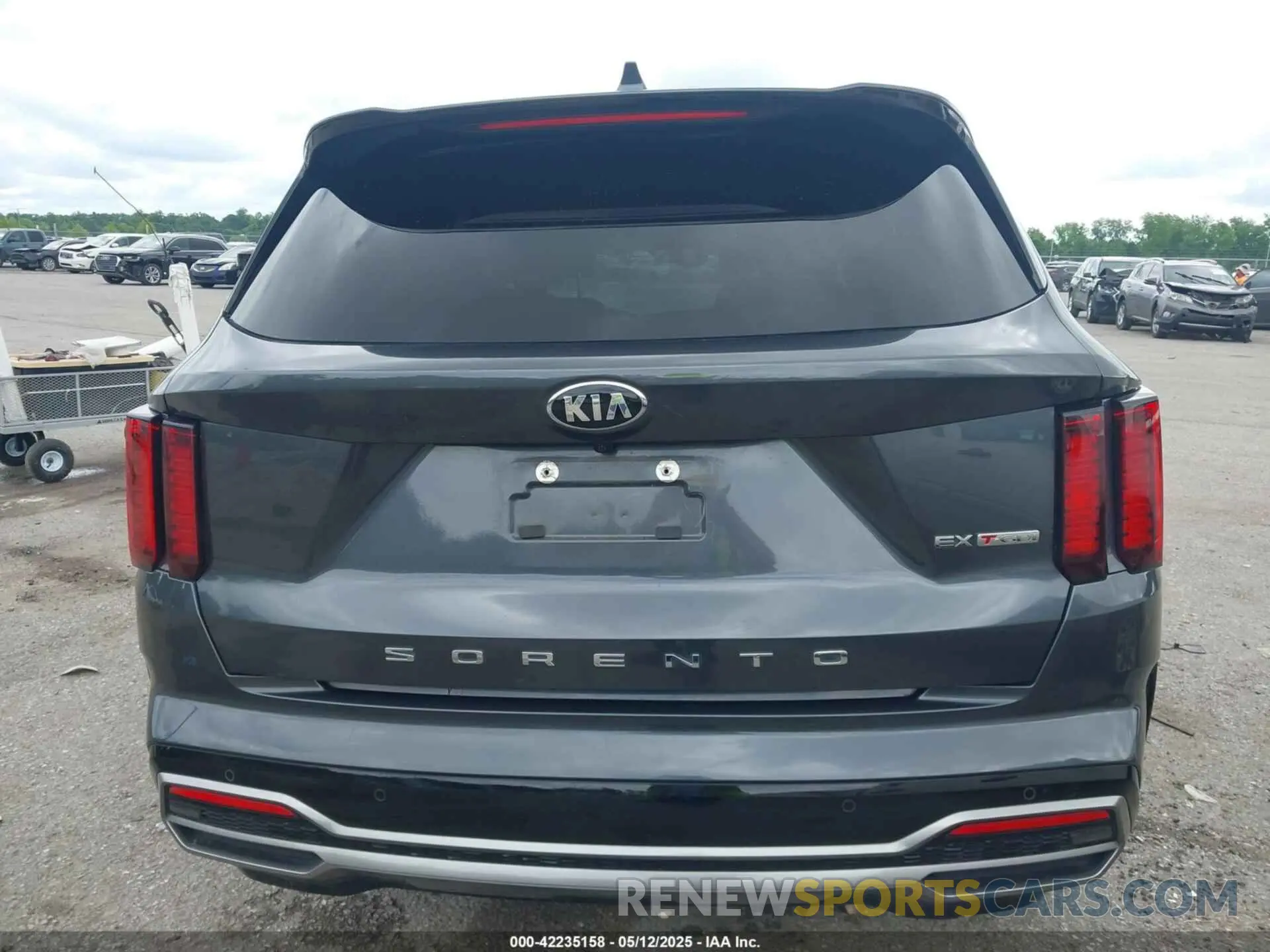 15 Photograph of a damaged car 5XYRH4LF4MG032974 KIA SORENTO 2021