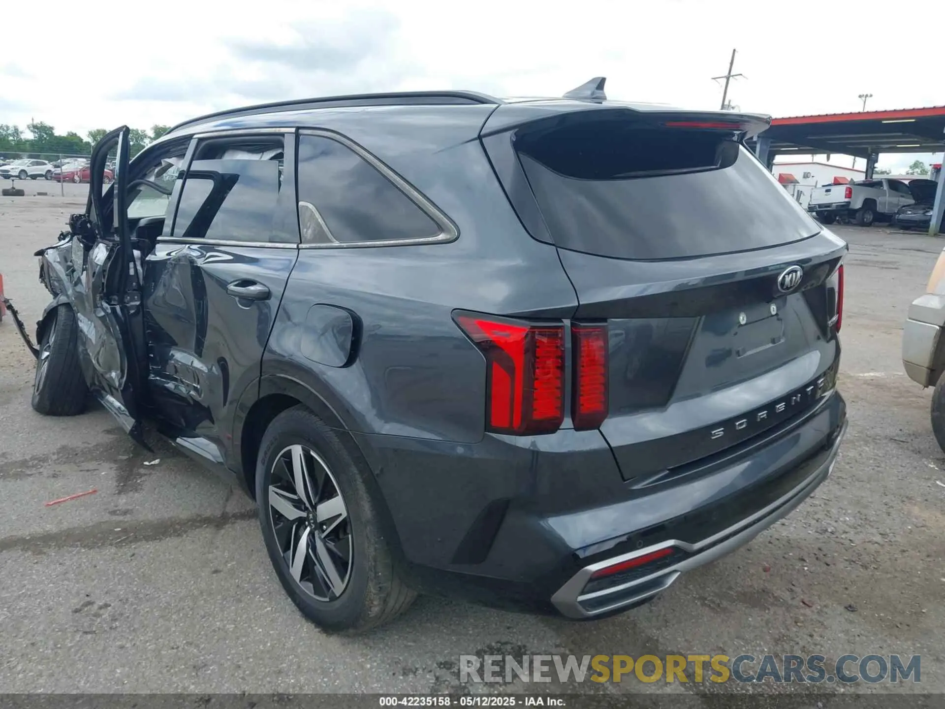 3 Photograph of a damaged car 5XYRH4LF4MG032974 KIA SORENTO 2021