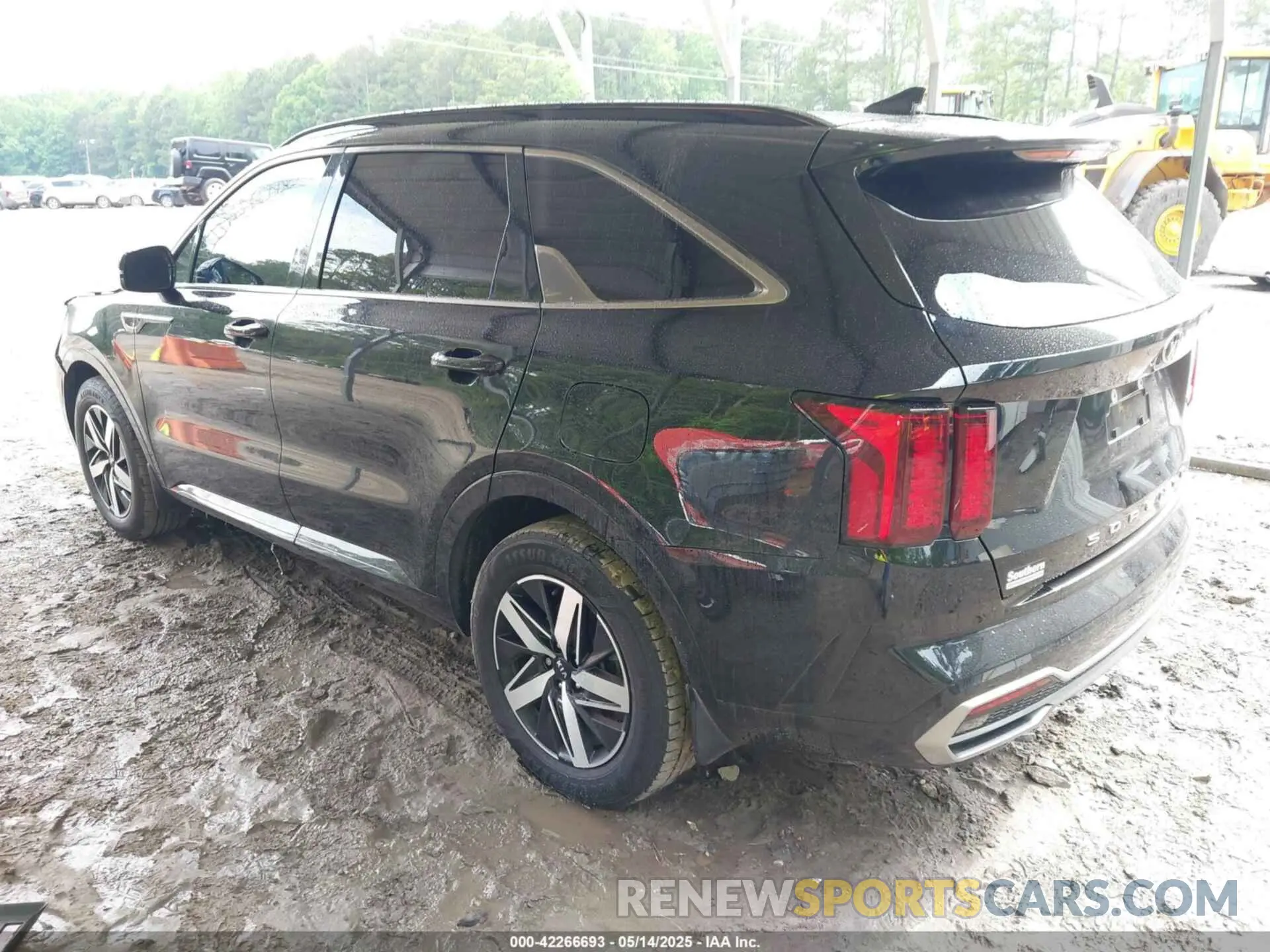 3 Photograph of a damaged car 5XYRH4LF8MG035053 KIA SORENTO 2021