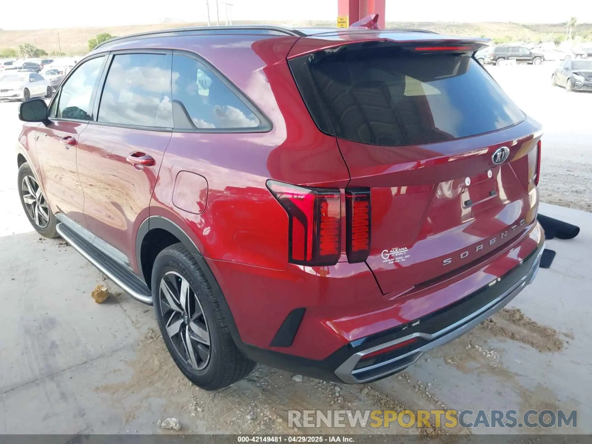 3 Photograph of a damaged car 5XYRH4LF8MG035215 KIA SORENTO 2021