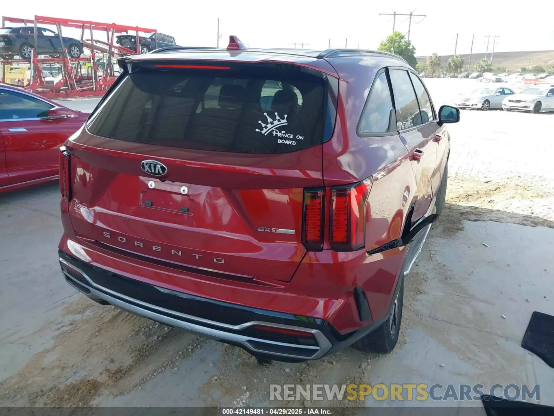 4 Photograph of a damaged car 5XYRH4LF8MG035215 KIA SORENTO 2021