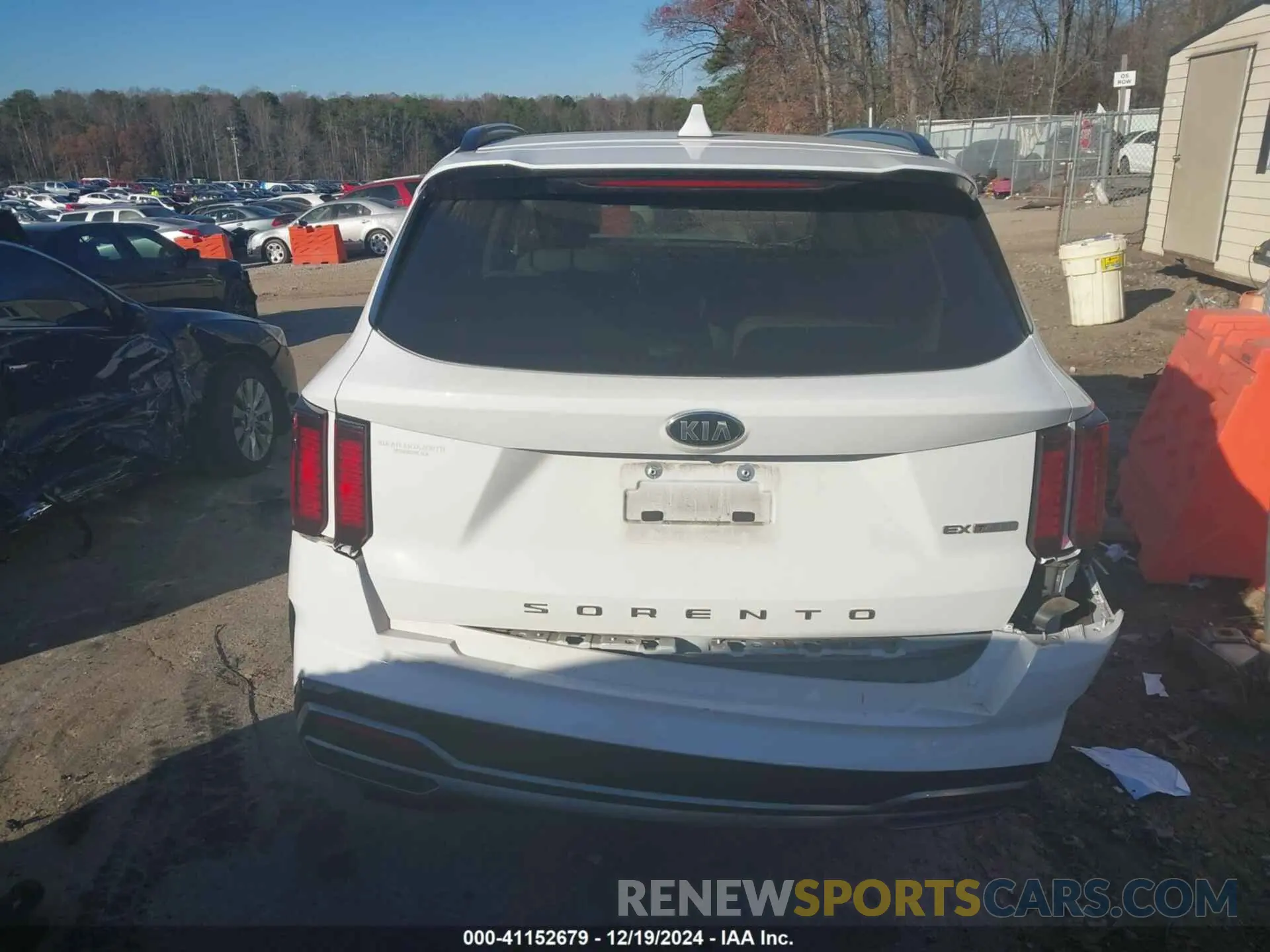 15 Photograph of a damaged car 5XYRH4LF9MG034946 KIA SORENTO 2021