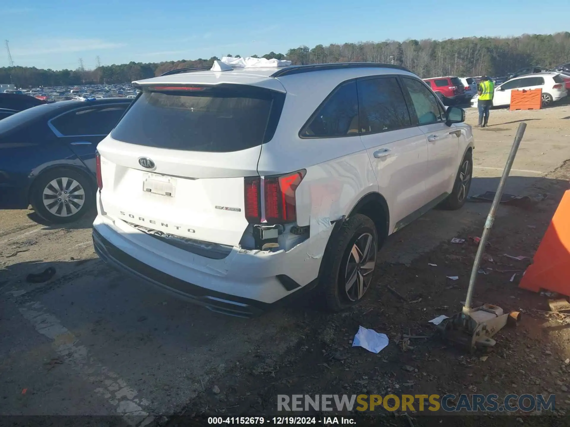 4 Photograph of a damaged car 5XYRH4LF9MG034946 KIA SORENTO 2021