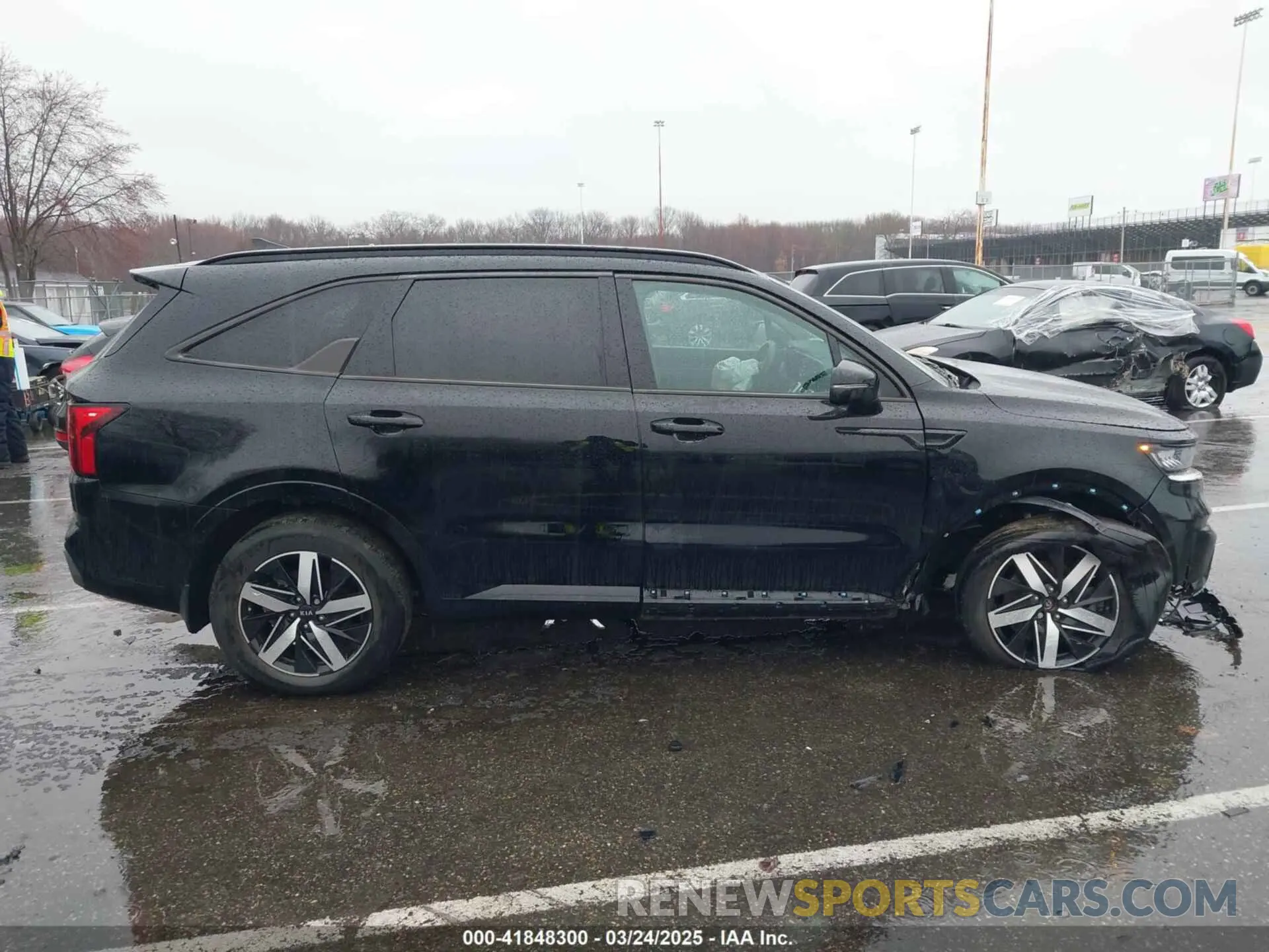 13 Photograph of a damaged car 5XYRHDLF4MG056093 KIA SORENTO 2021