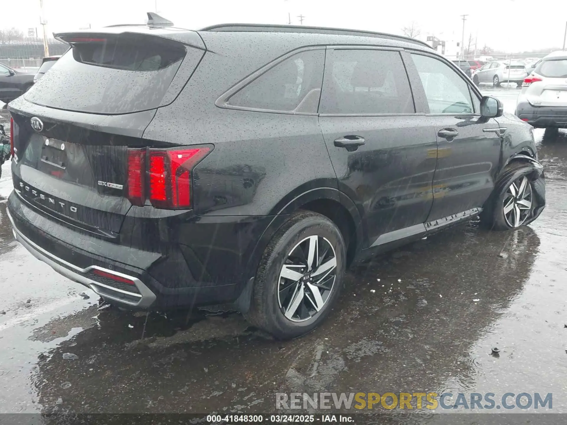 4 Photograph of a damaged car 5XYRHDLF4MG056093 KIA SORENTO 2021