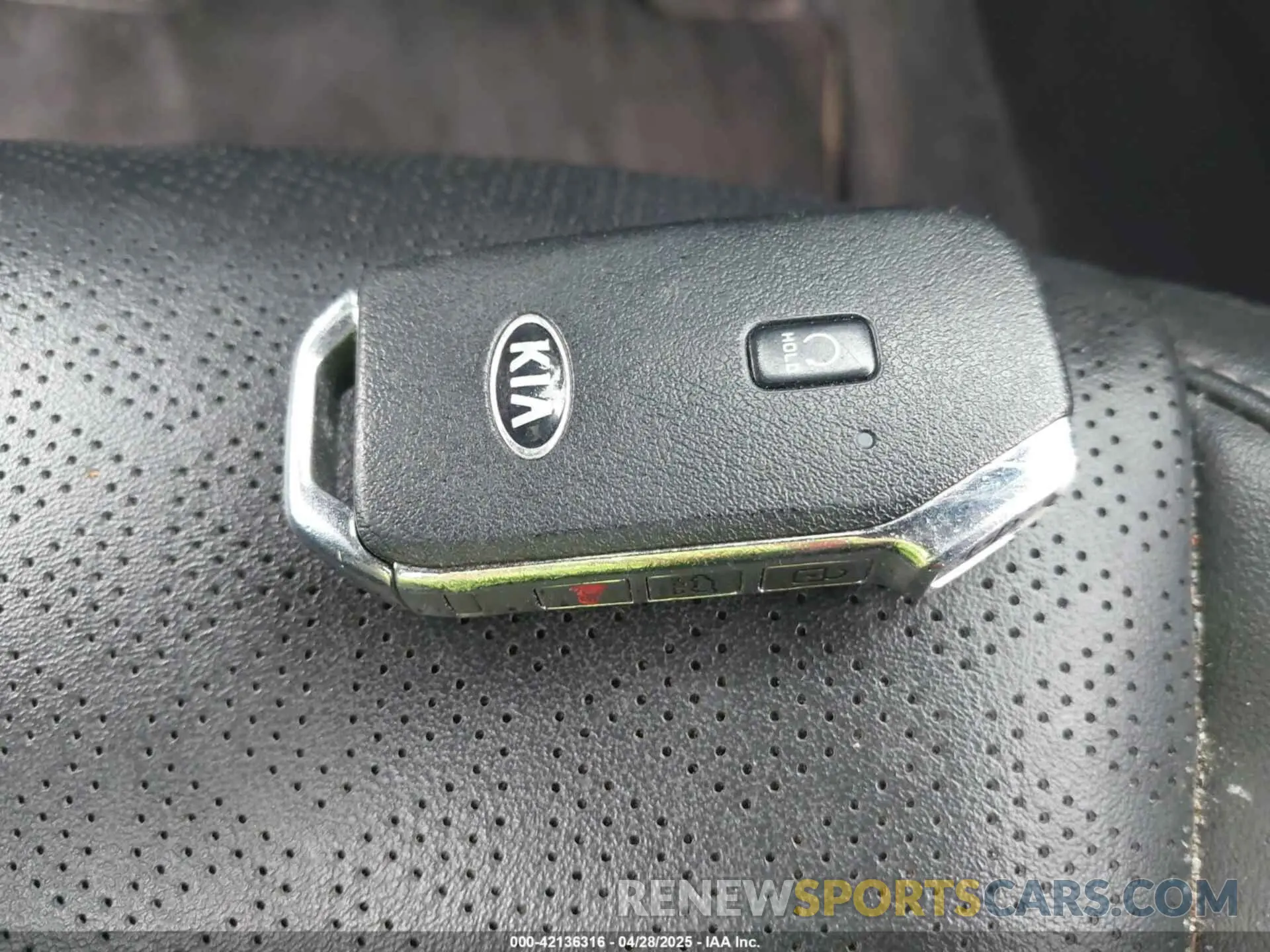 11 Photograph of a damaged car 5XYRHDLF6MG063000 KIA SORENTO 2021