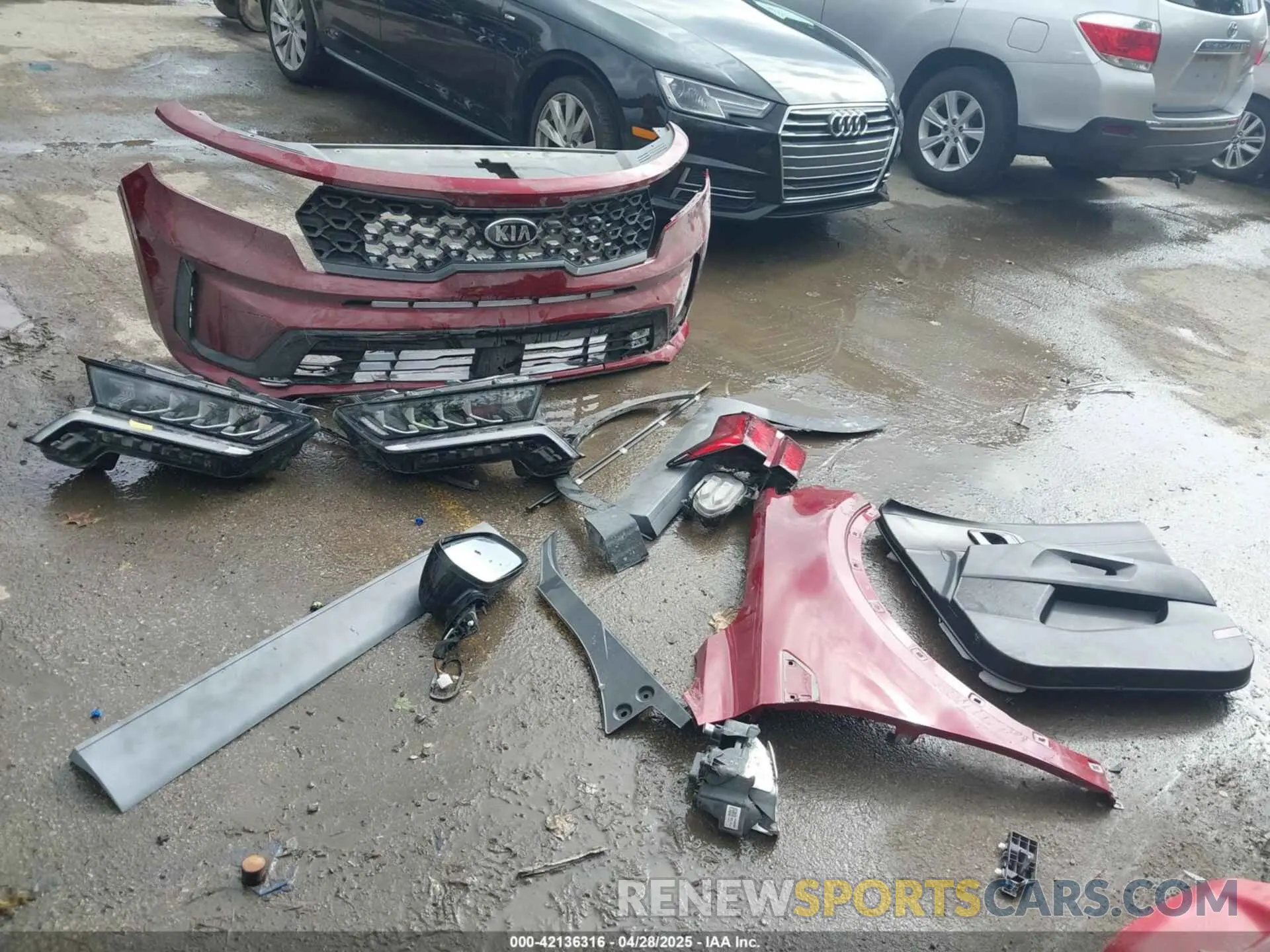 12 Photograph of a damaged car 5XYRHDLF6MG063000 KIA SORENTO 2021