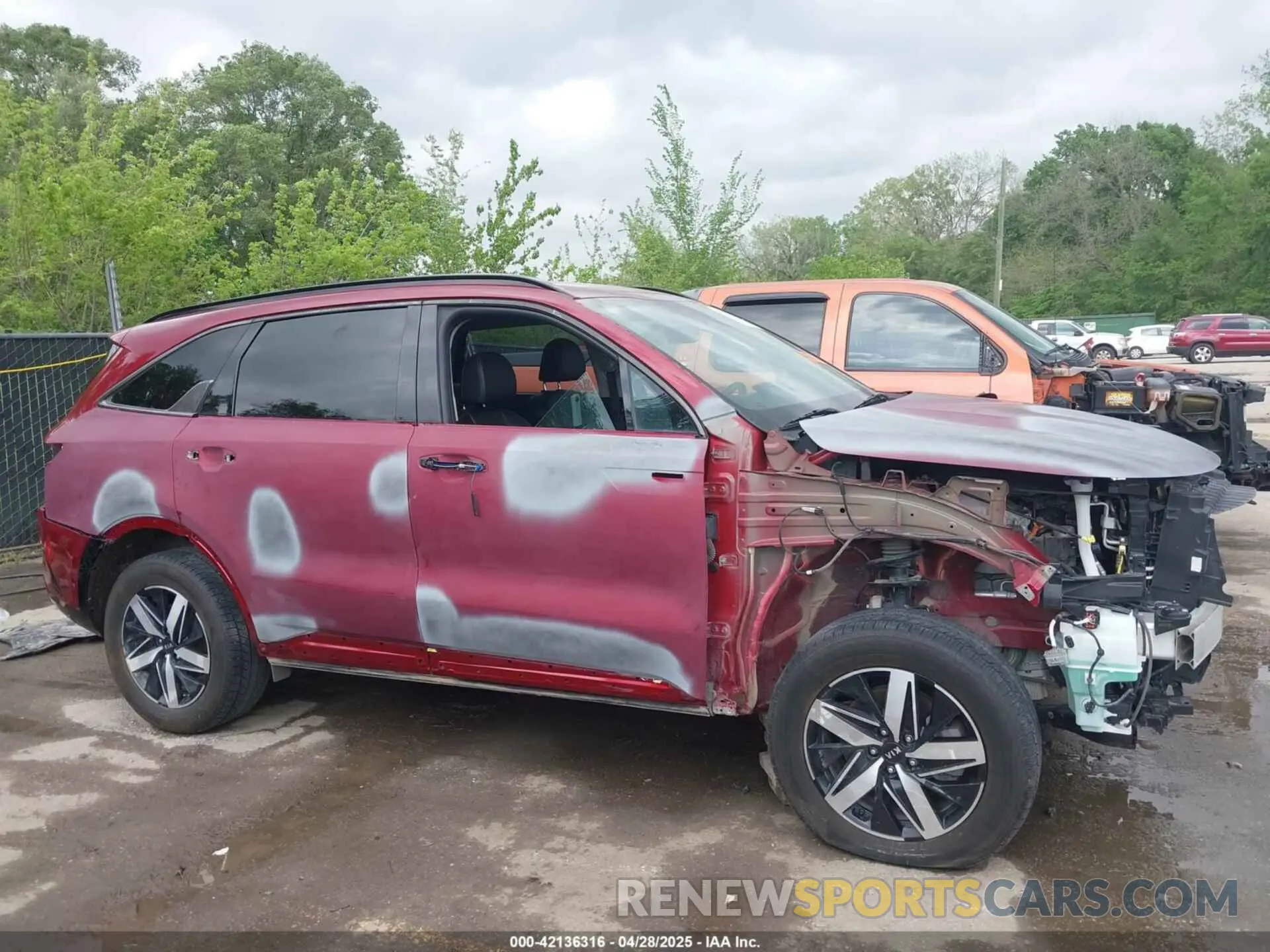 6 Photograph of a damaged car 5XYRHDLF6MG063000 KIA SORENTO 2021