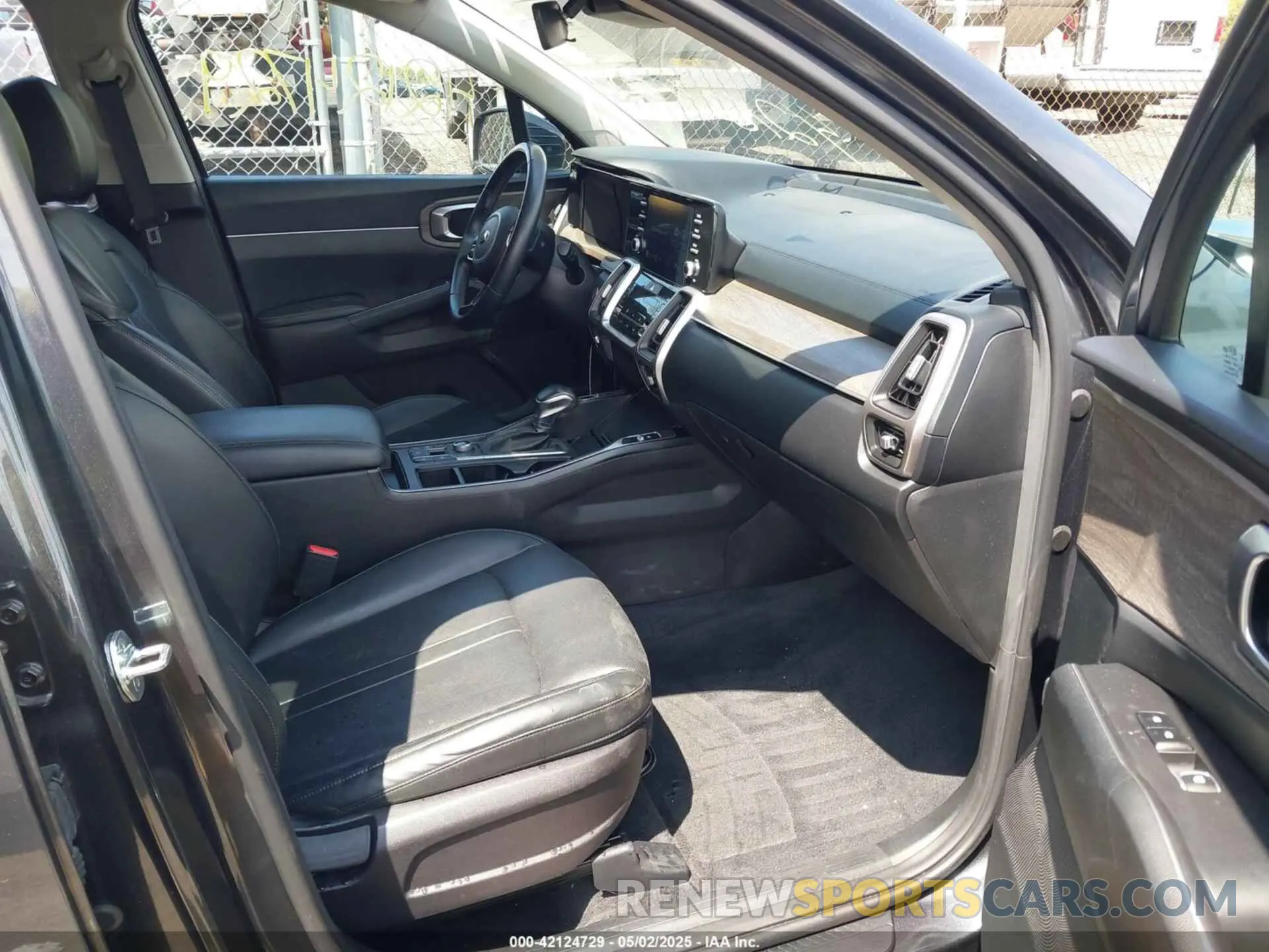 5 Photograph of a damaged car 5XYRHDLF7MG058307 KIA SORENTO 2021