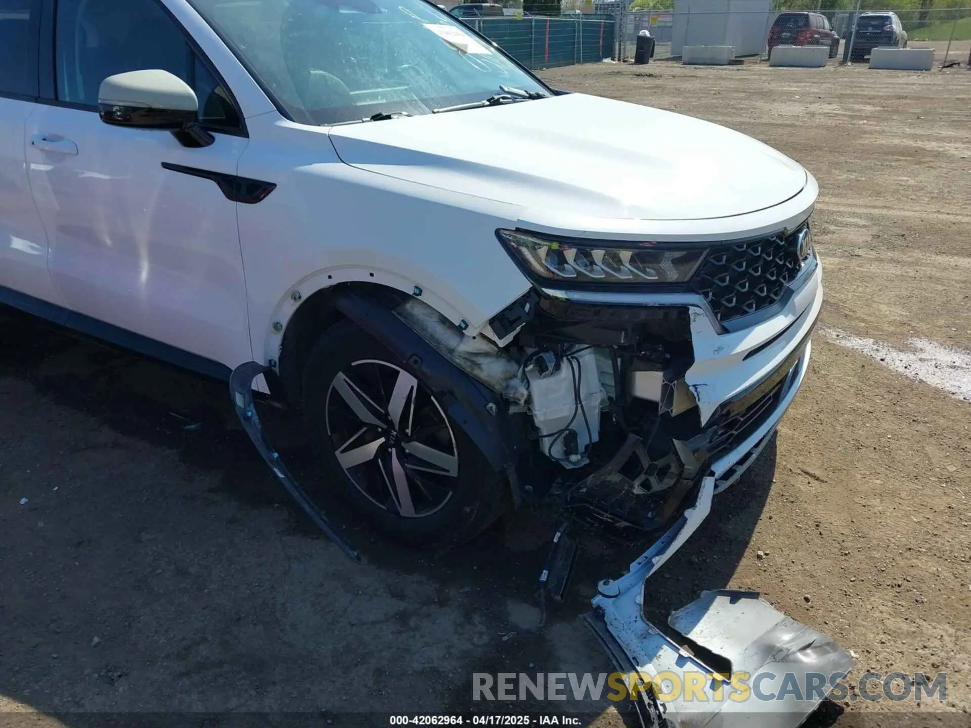 17 Photograph of a damaged car 5XYRHDLF7MG059909 KIA SORENTO 2021