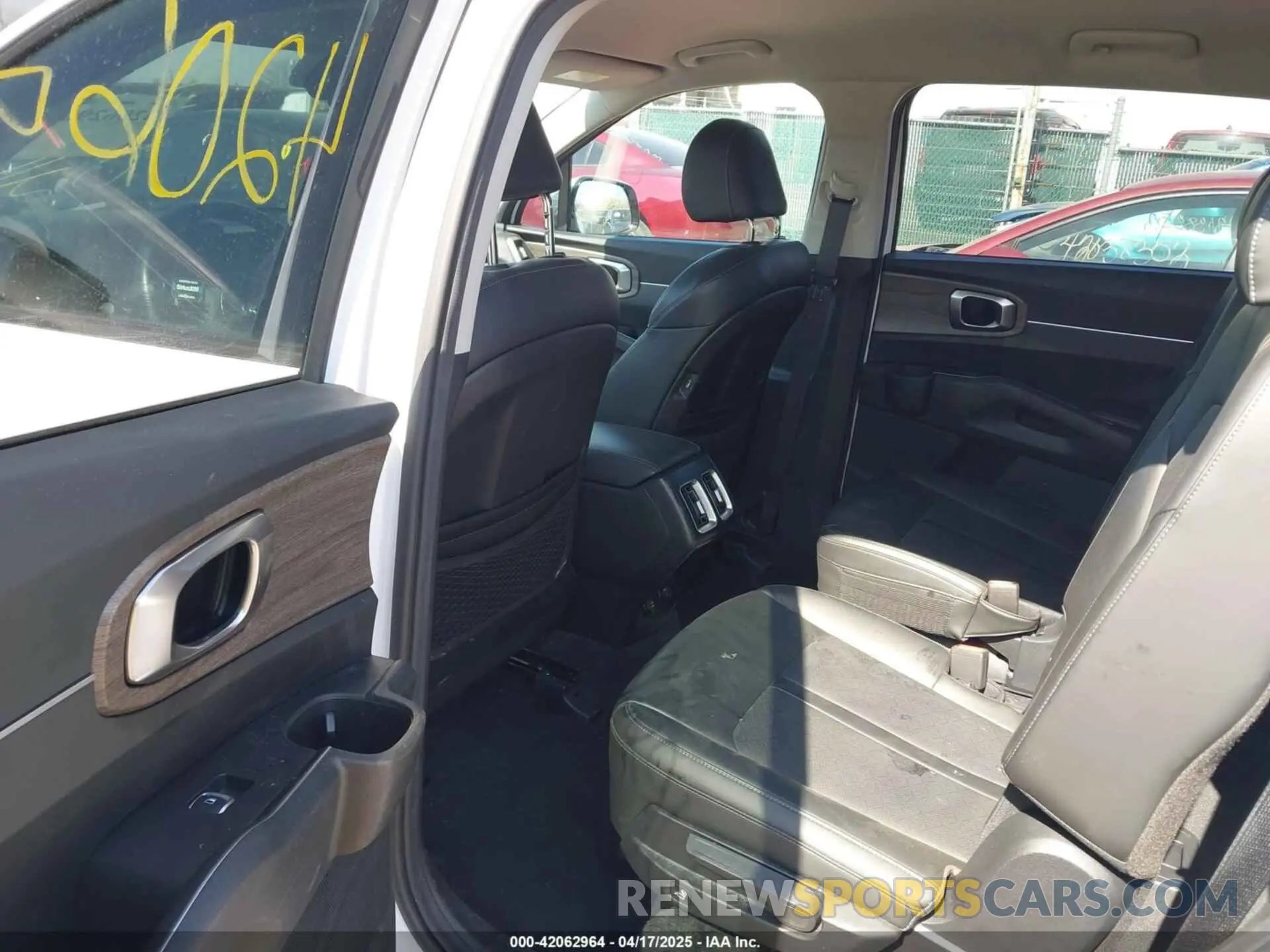 8 Photograph of a damaged car 5XYRHDLF7MG059909 KIA SORENTO 2021