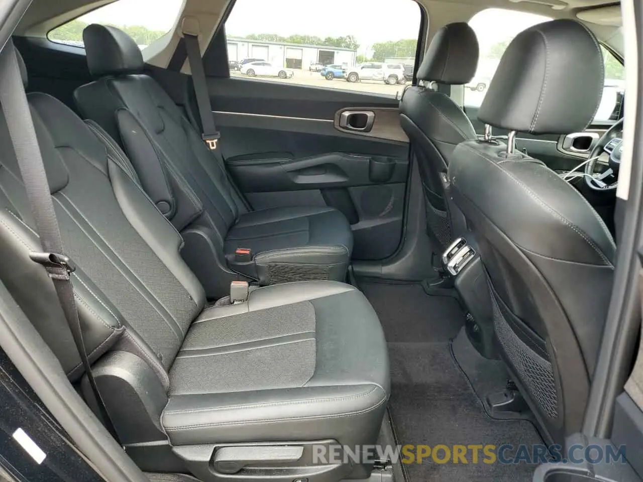11 Photograph of a damaged car 5XYRHDLF8MG028880 KIA SORENTO 2021