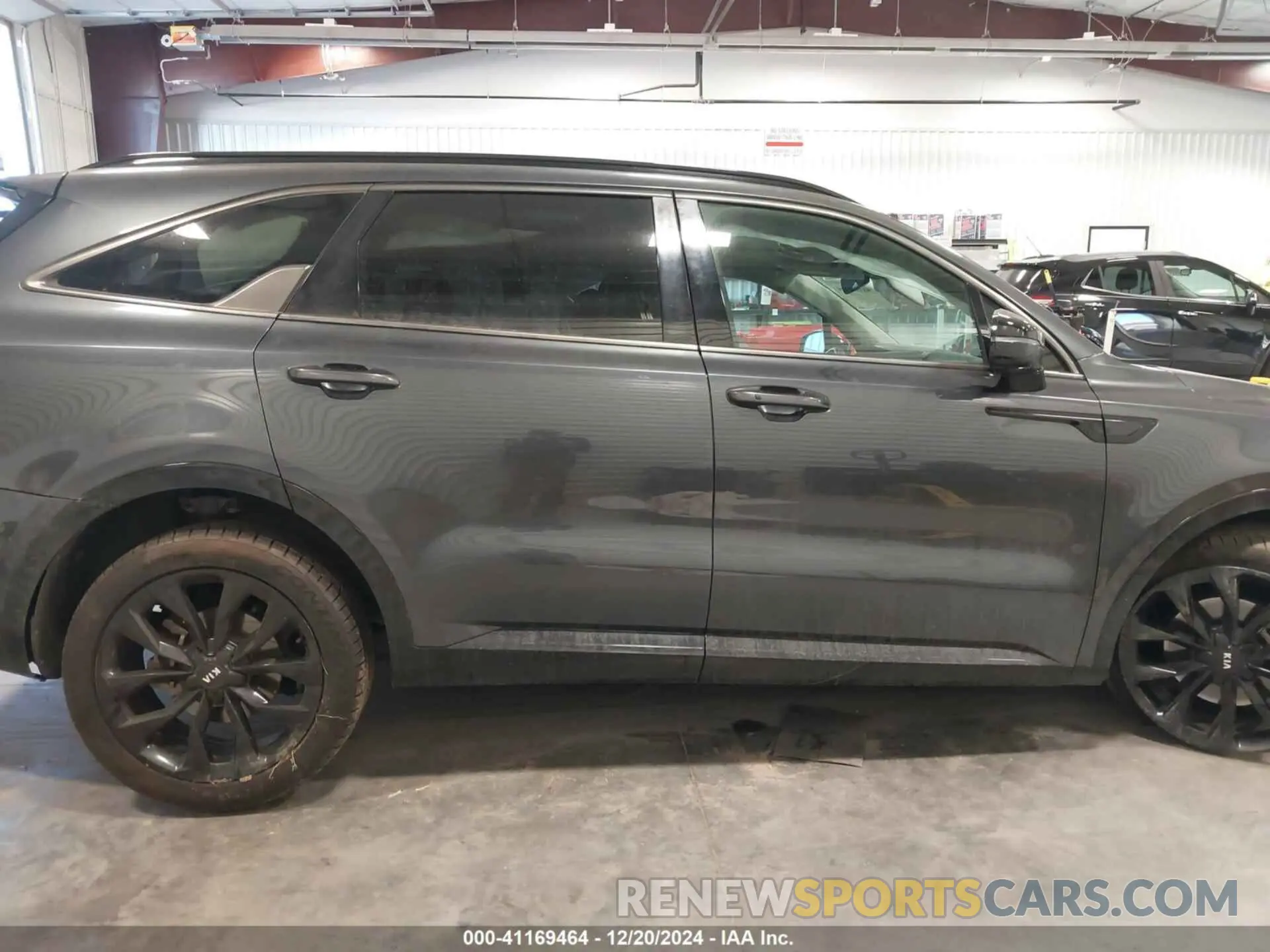 14 Photograph of a damaged car 5XYRK4LF1MG012179 KIA SORENTO 2021
