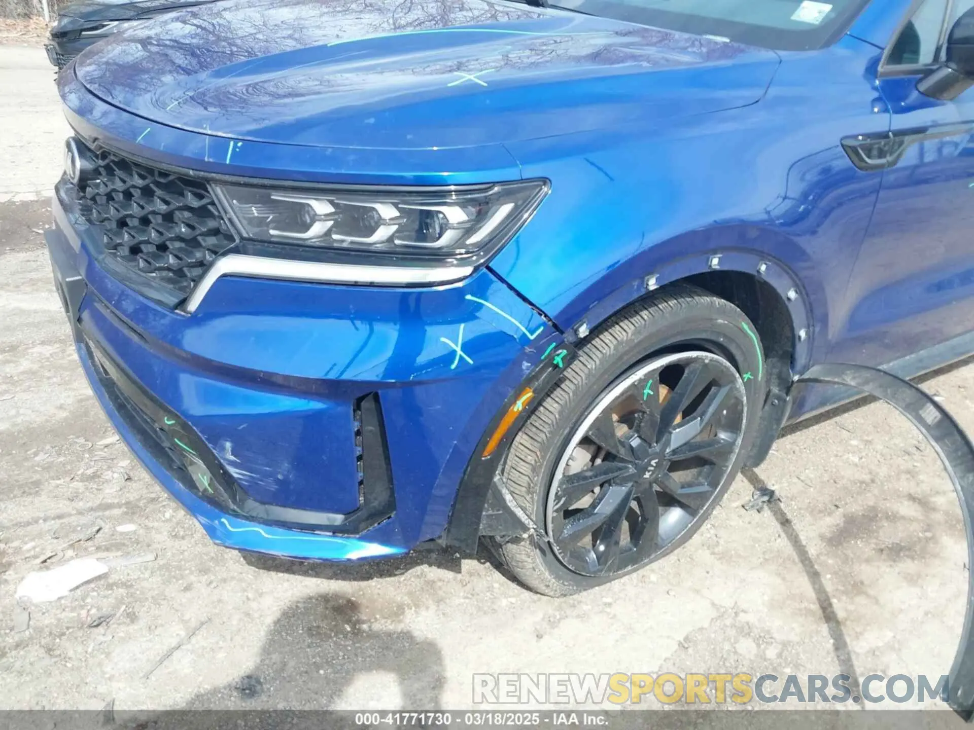 17 Photograph of a damaged car 5XYRK4LF1MG073547 KIA SORENTO 2021