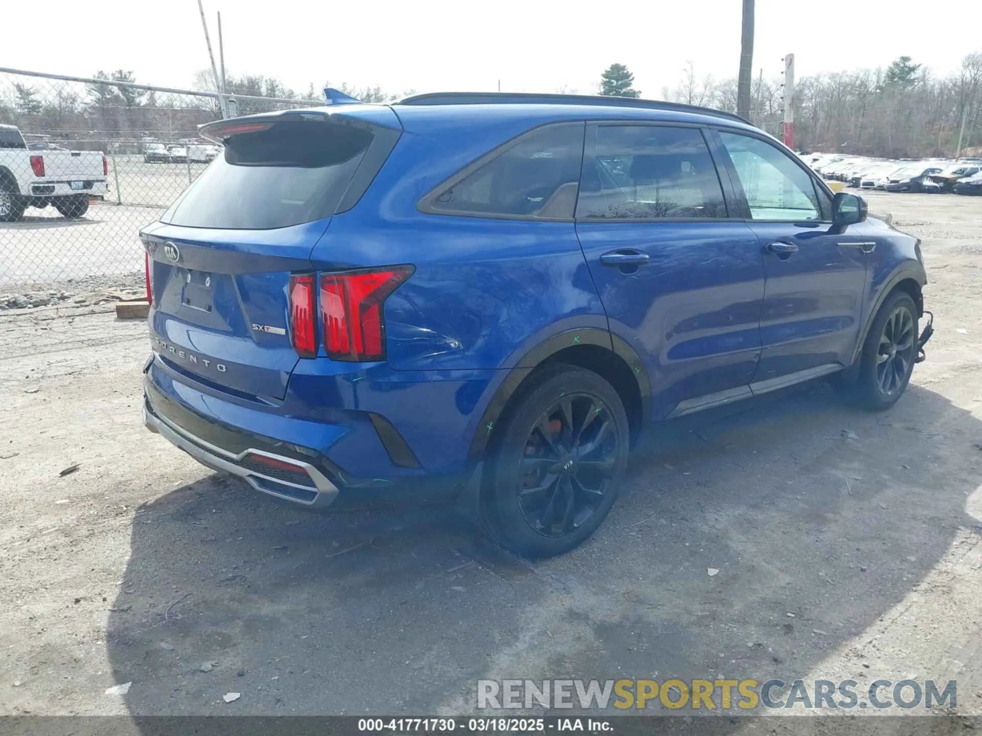 4 Photograph of a damaged car 5XYRK4LF1MG073547 KIA SORENTO 2021