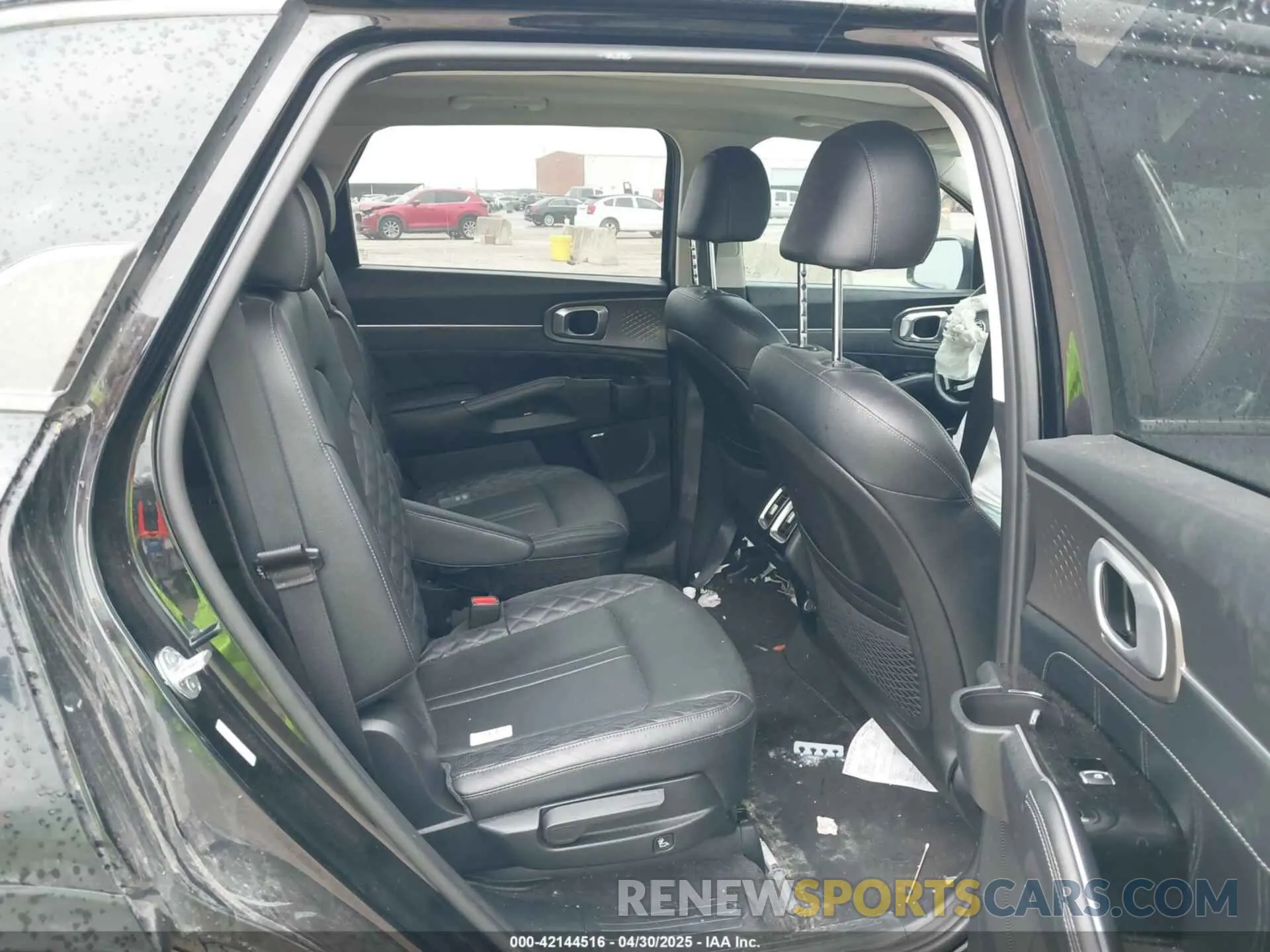 8 Photograph of a damaged car 5XYRK4LF2MG008853 KIA SORENTO 2021