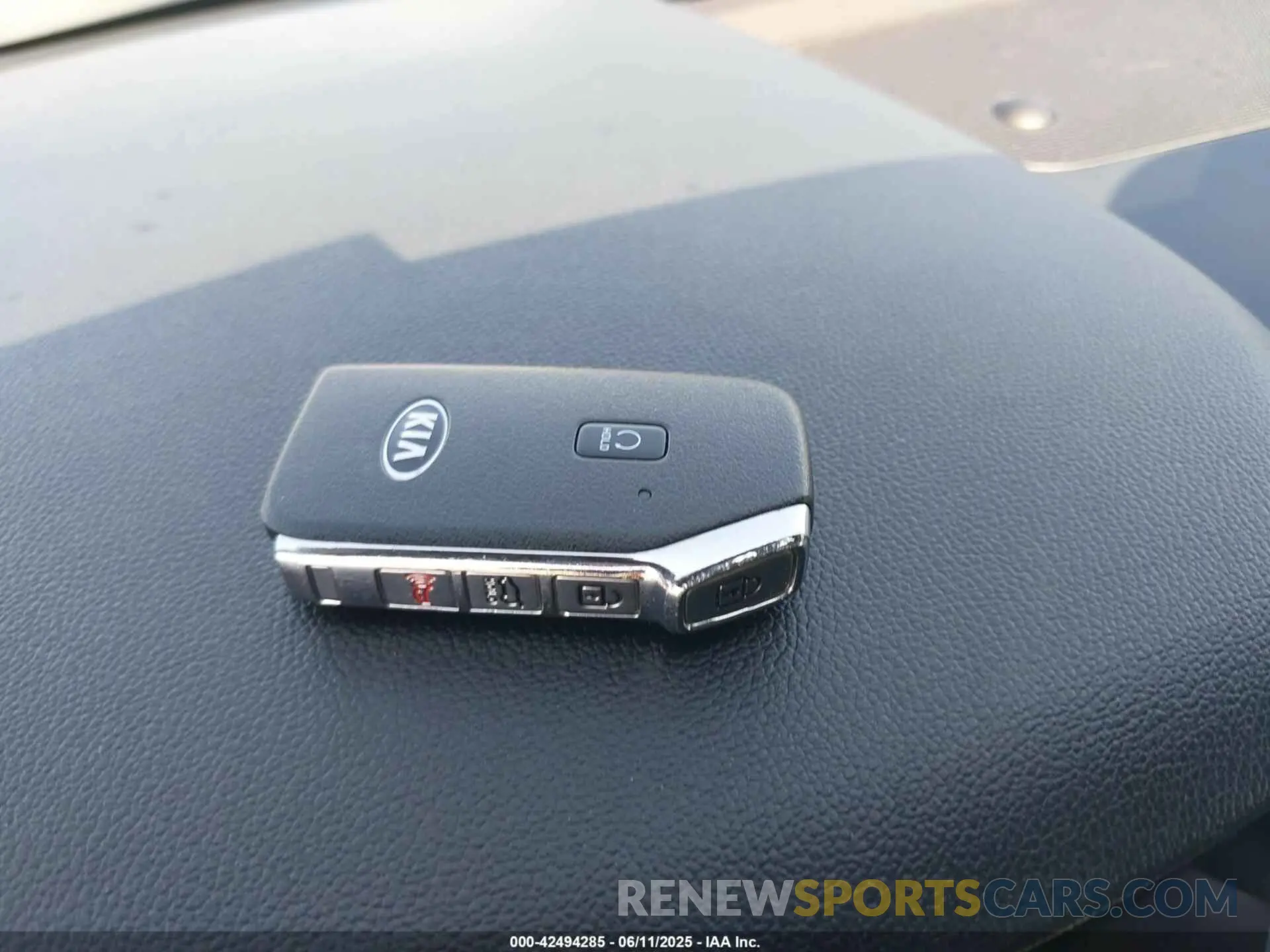 11 Photograph of a damaged car 5XYRK4LF2MG059642 KIA SORENTO 2021