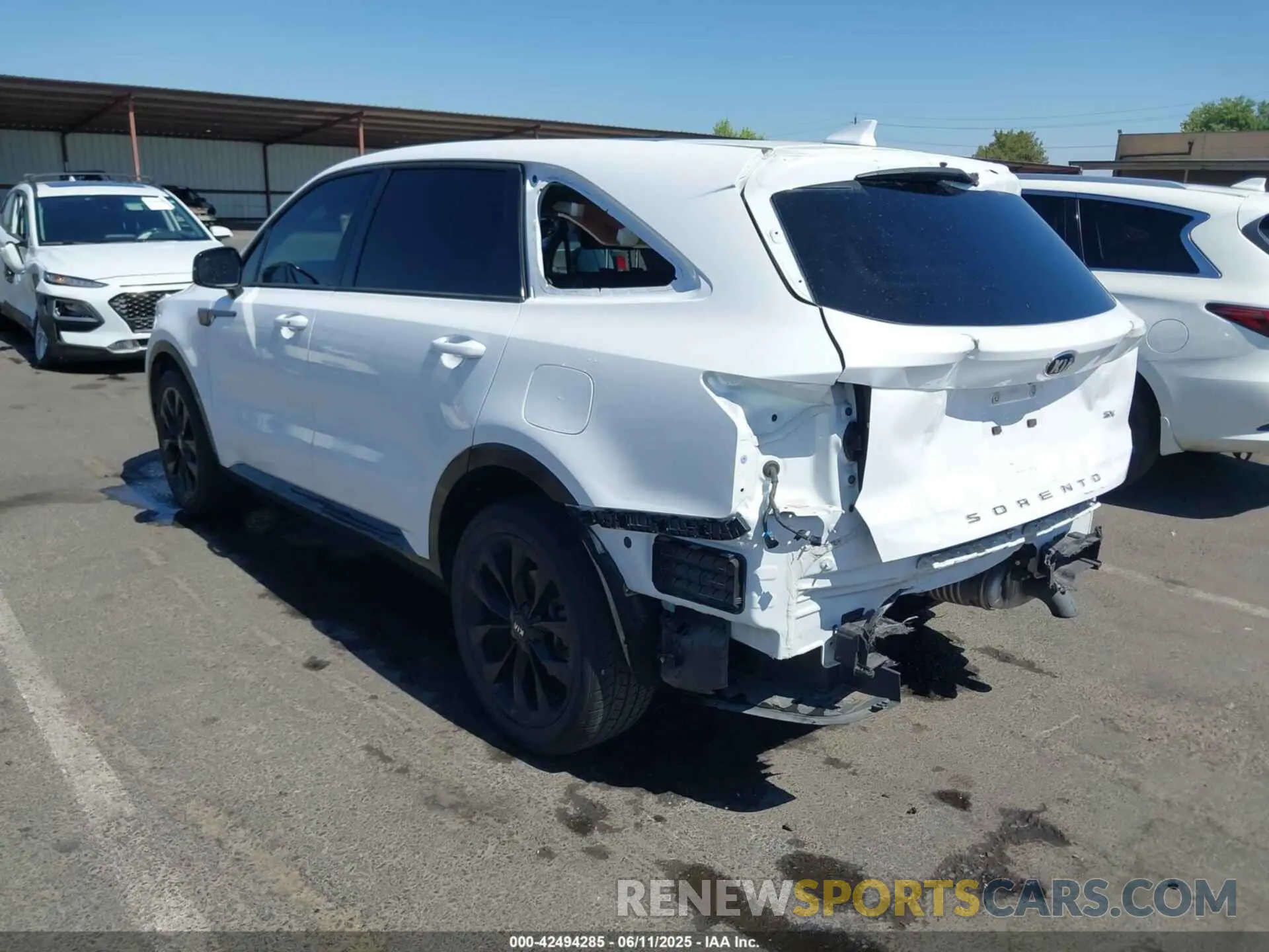 3 Photograph of a damaged car 5XYRK4LF2MG059642 KIA SORENTO 2021