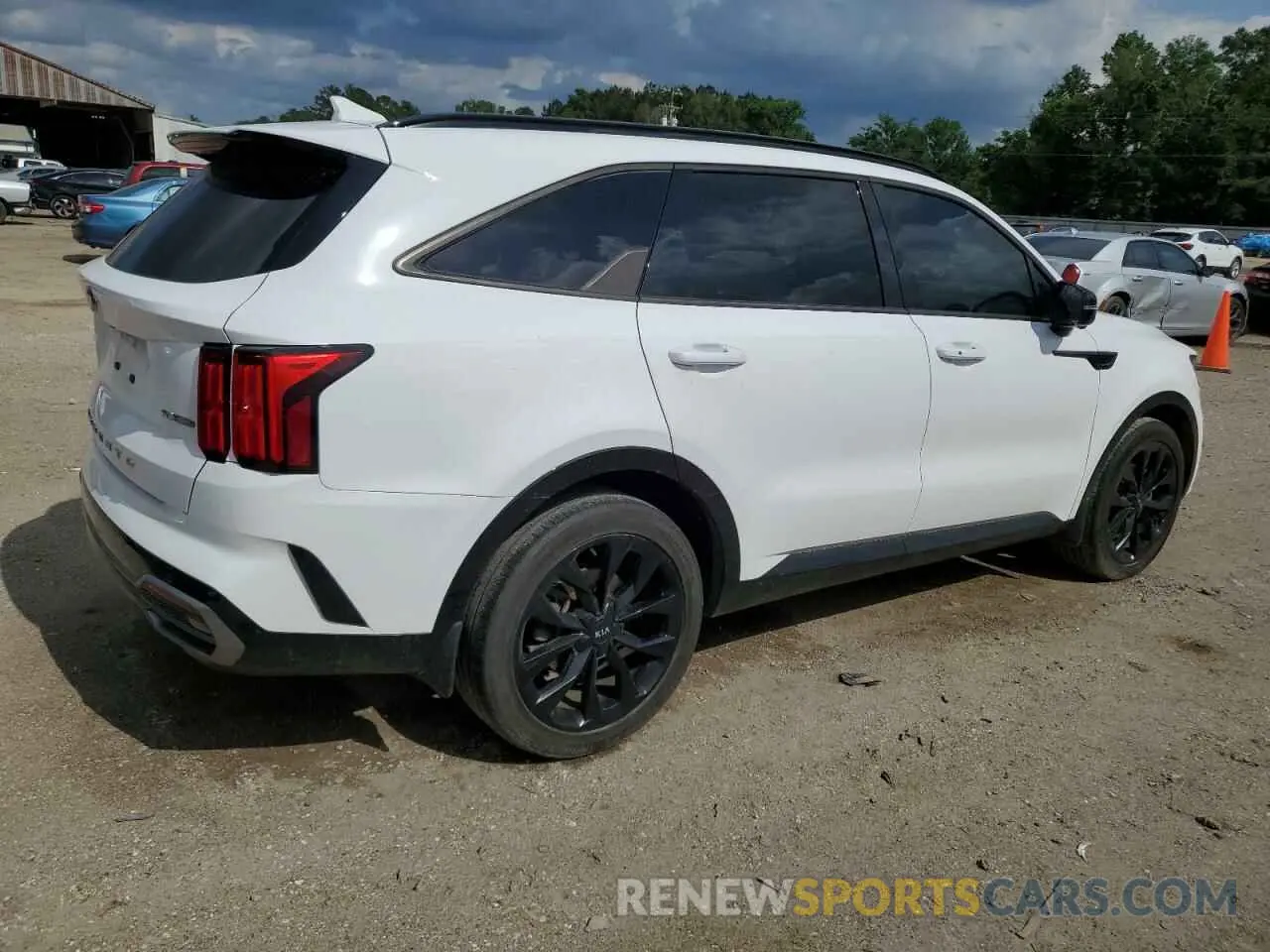 3 Photograph of a damaged car 5XYRK4LF3MG057270 KIA SORENTO 2021