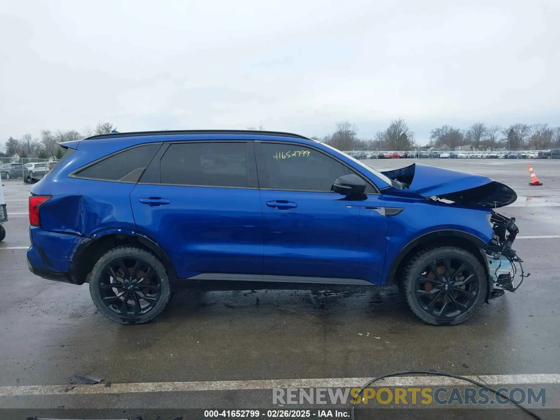 14 Photograph of a damaged car 5XYRK4LF3MG059617 KIA SORENTO 2021