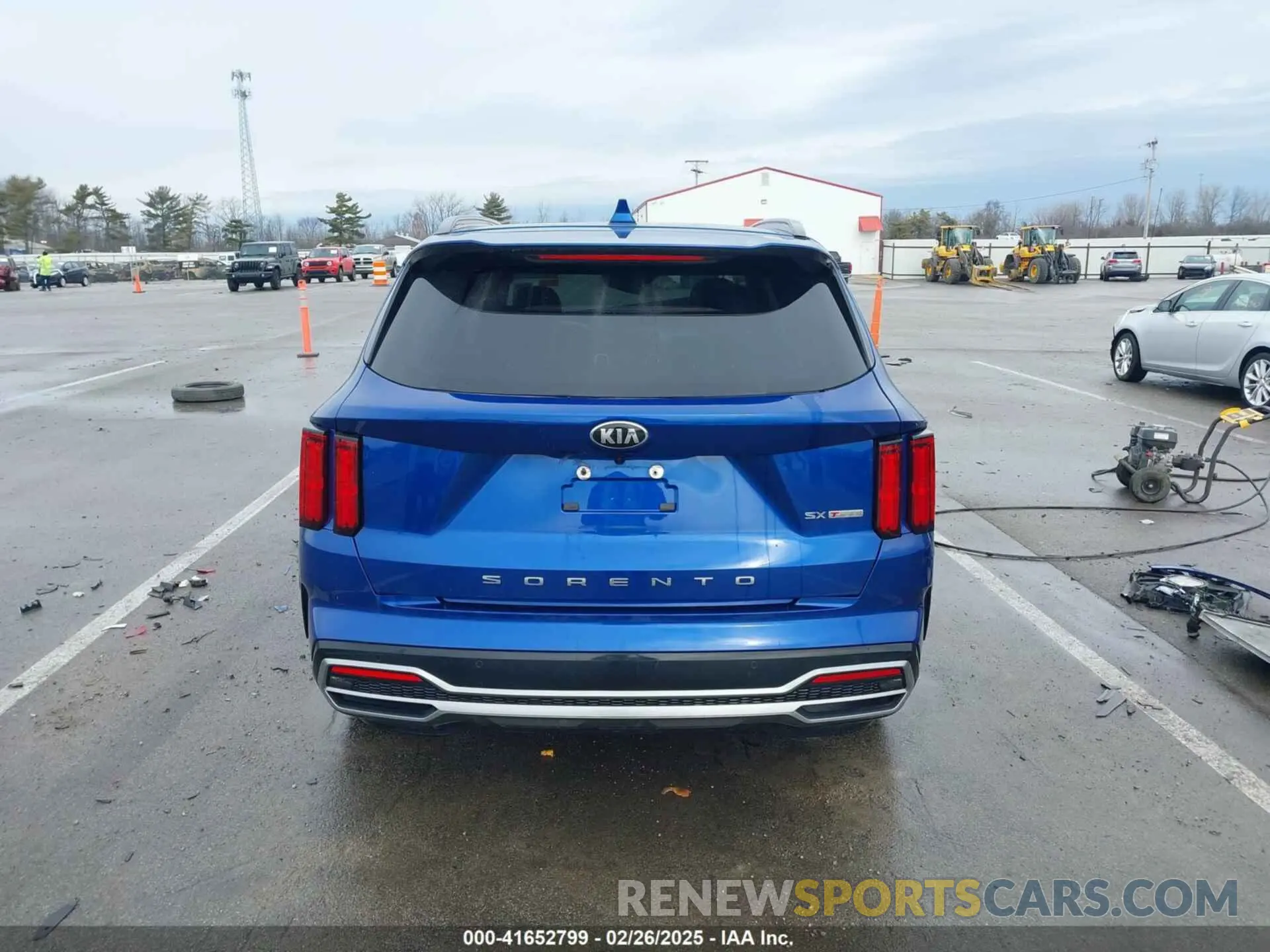 17 Photograph of a damaged car 5XYRK4LF3MG059617 KIA SORENTO 2021