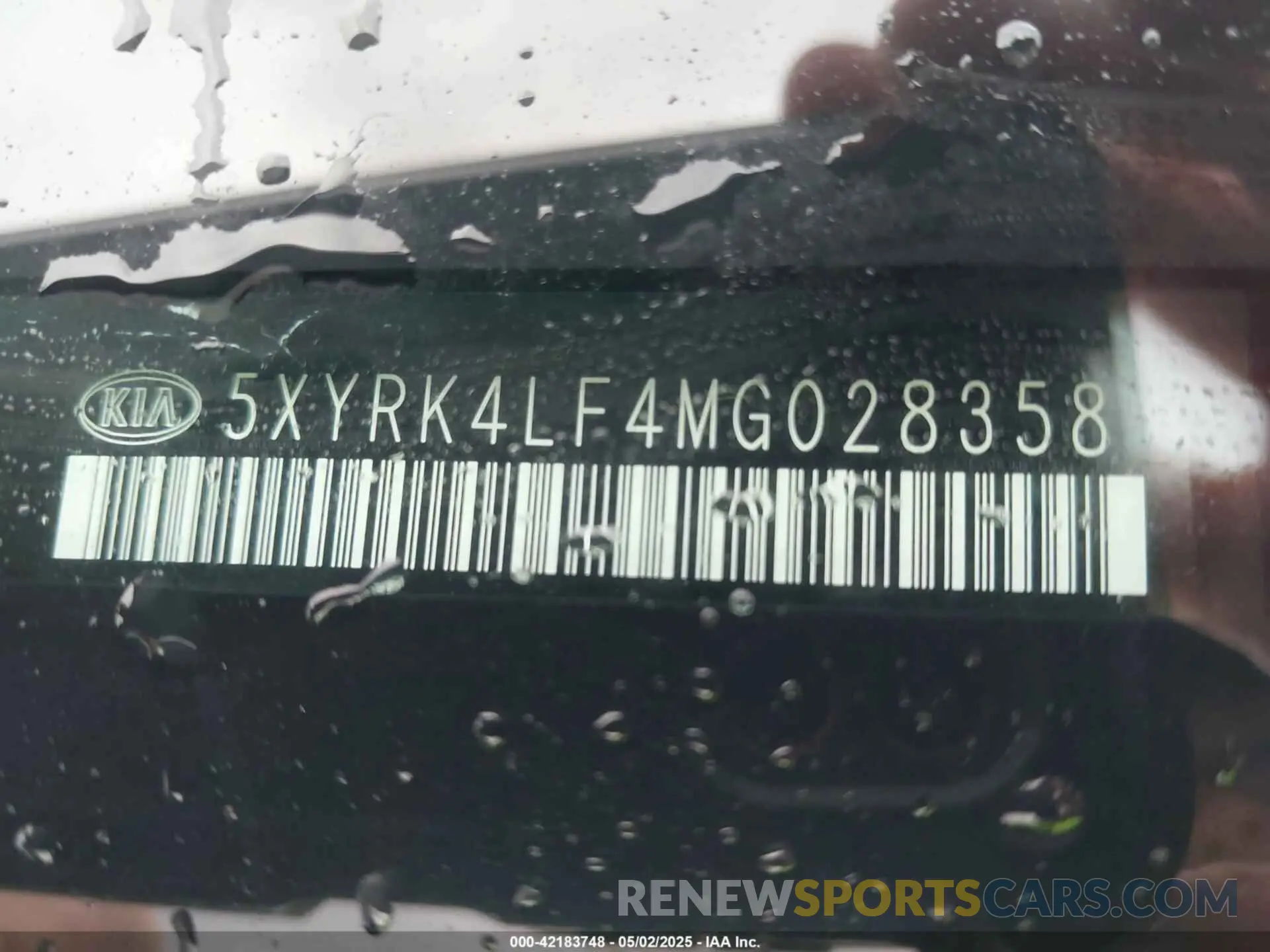 16 Photograph of a damaged car 5XYRK4LF4MG028358 KIA SORENTO 2021