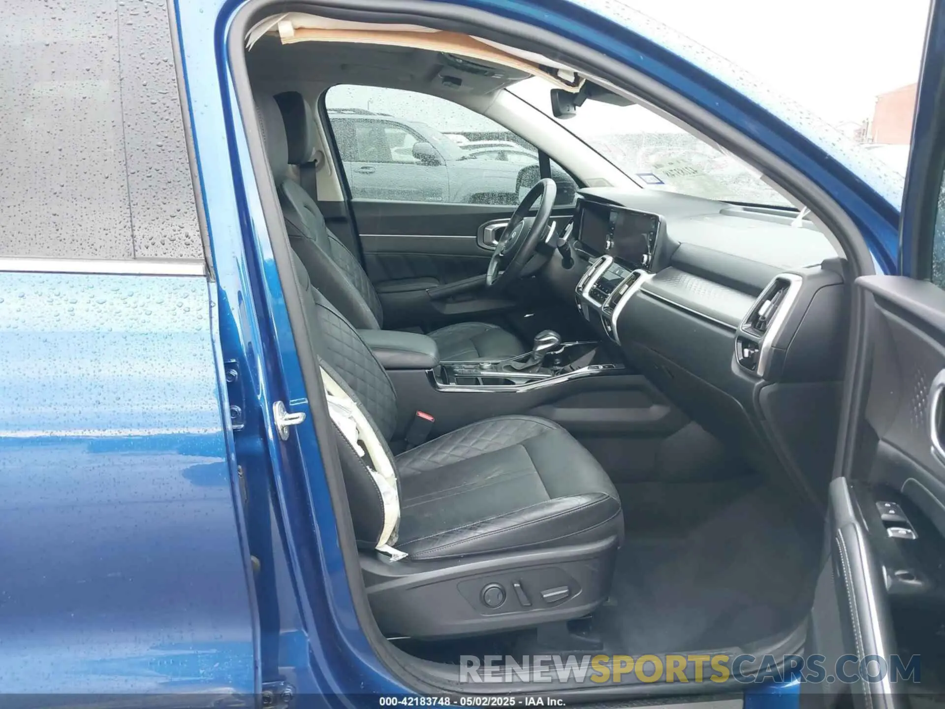5 Photograph of a damaged car 5XYRK4LF4MG028358 KIA SORENTO 2021