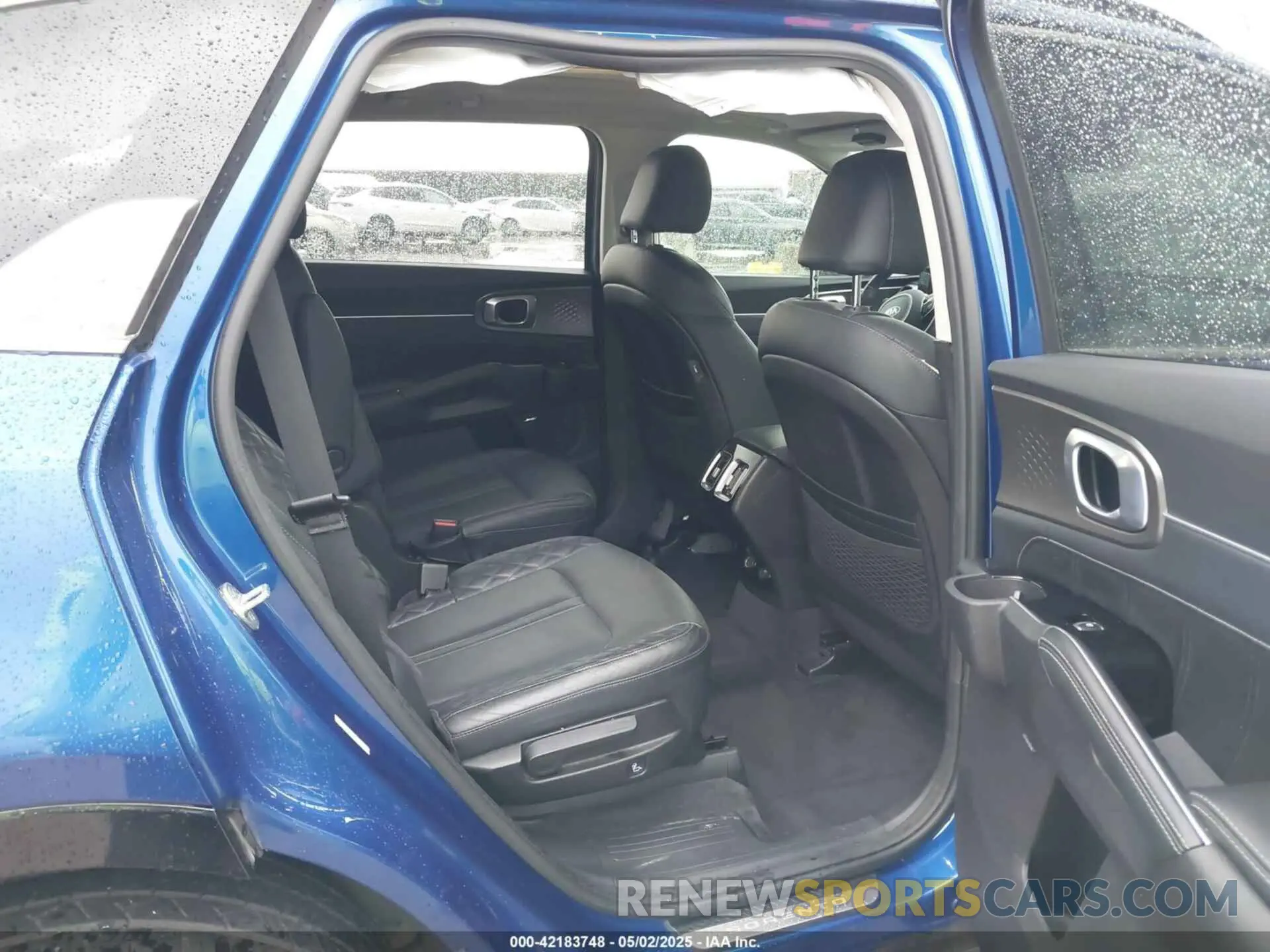 8 Photograph of a damaged car 5XYRK4LF4MG028358 KIA SORENTO 2021