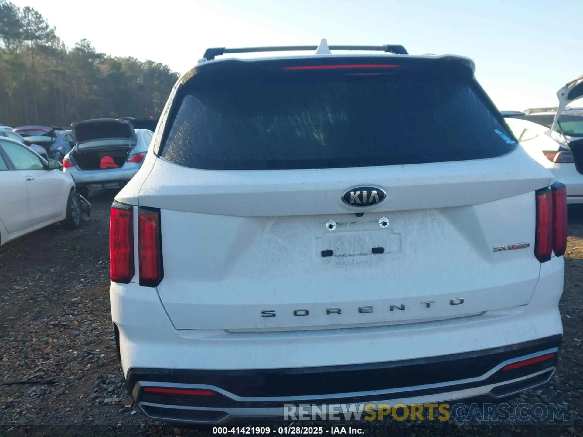16 Photograph of a damaged car 5XYRK4LF6MG065315 KIA SORENTO 2021