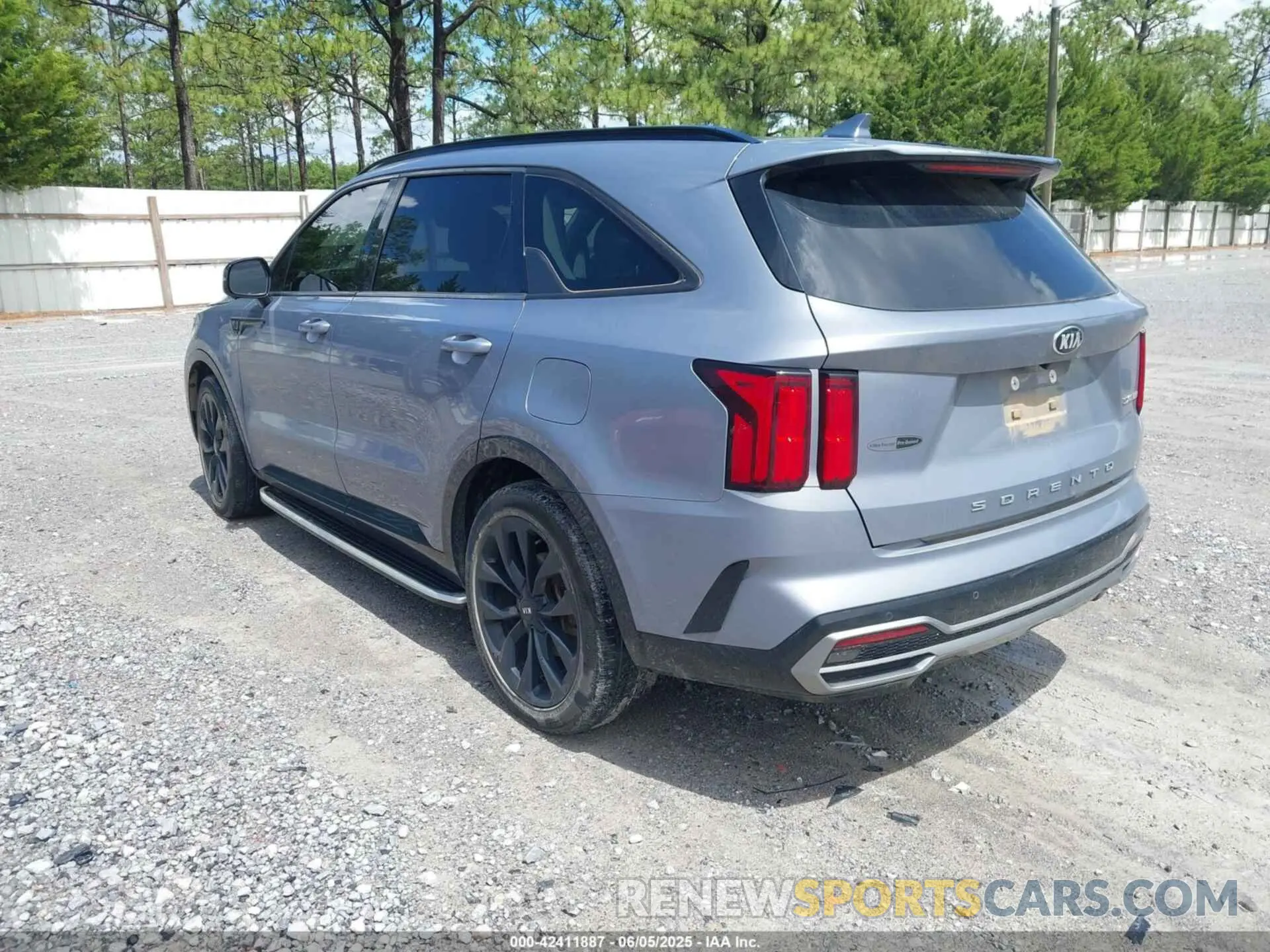 3 Photograph of a damaged car 5XYRK4LF7MG037510 KIA SORENTO 2021