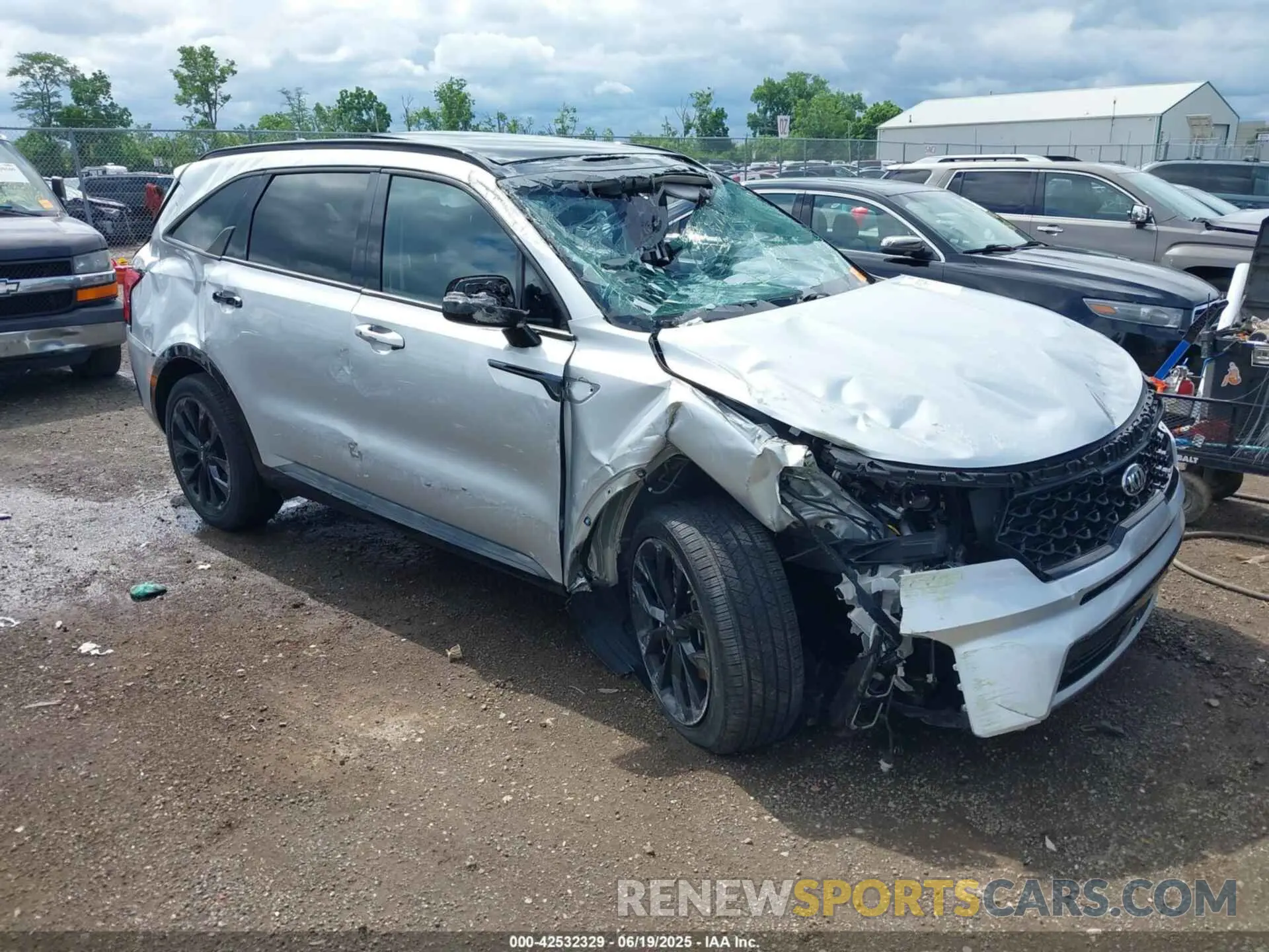1 Photograph of a damaged car 5XYRK4LF8MG036124 KIA SORENTO 2021
