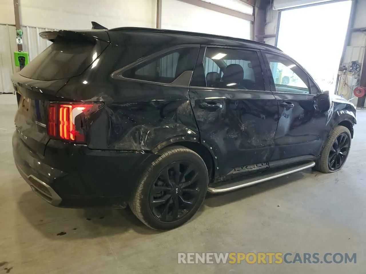 3 Photograph of a damaged car 5XYRK4LF9MG068015 KIA SORENTO 2021