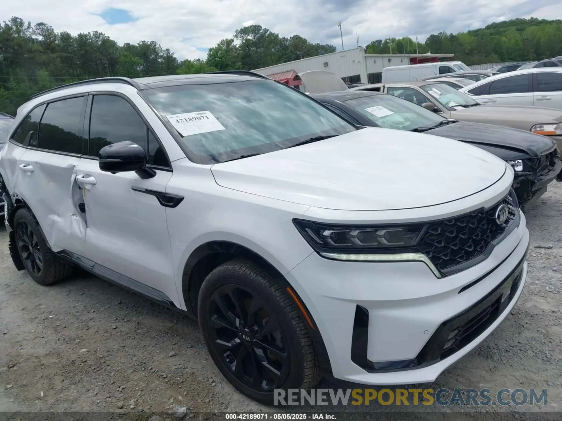 13 Photograph of a damaged car 5XYRK4LF9MG068631 KIA SORENTO 2021