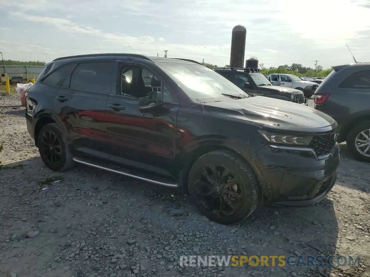 4 Photograph of a damaged car 5XYRKDLF0MG028244 KIA SORENTO 2021