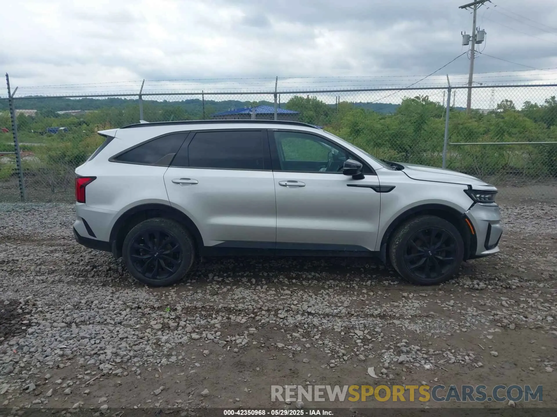 14 Photograph of a damaged car 5XYRKDLF2MG040721 KIA SORENTO 2021