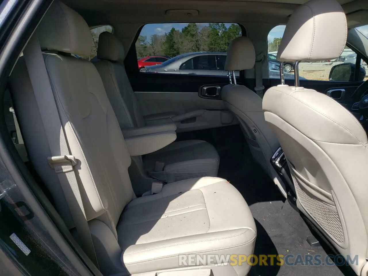 11 Photograph of a damaged car 5XYRKDLF5MG031804 KIA SORENTO 2021