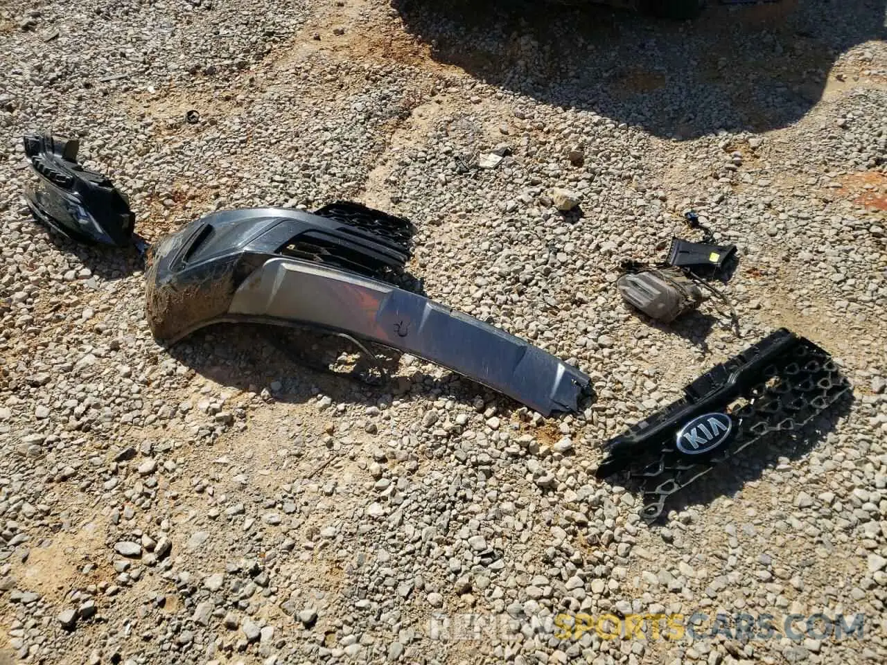 15 Photograph of a damaged car 5XYRKDLF5MG031804 KIA SORENTO 2021