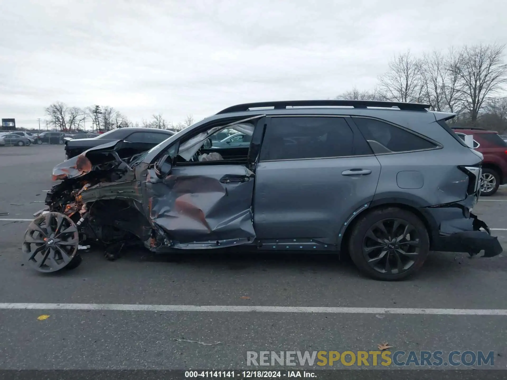 14 Photograph of a damaged car 5XYRKDLF6MG042391 KIA SORENTO 2021