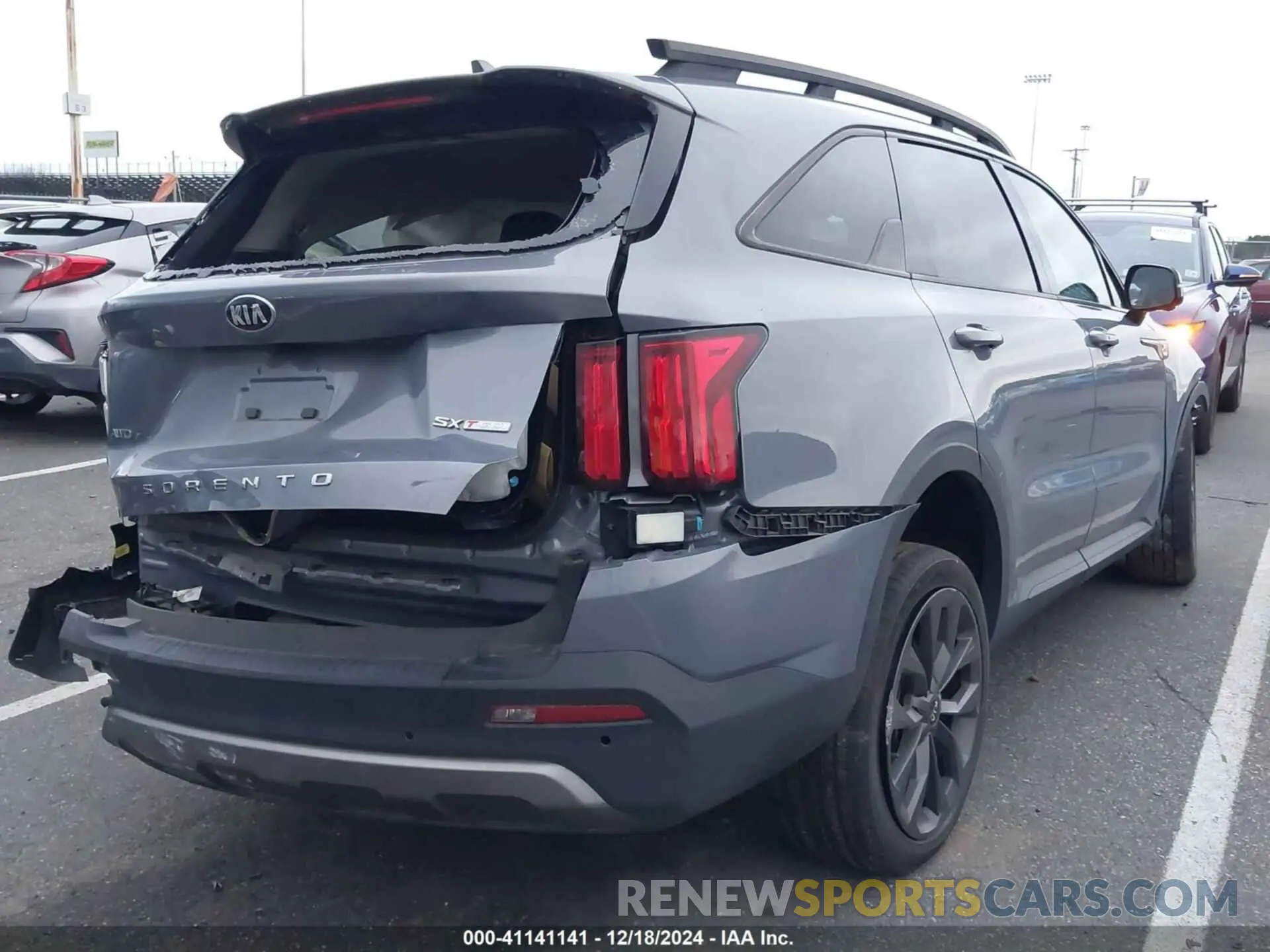 4 Photograph of a damaged car 5XYRKDLF6MG042391 KIA SORENTO 2021