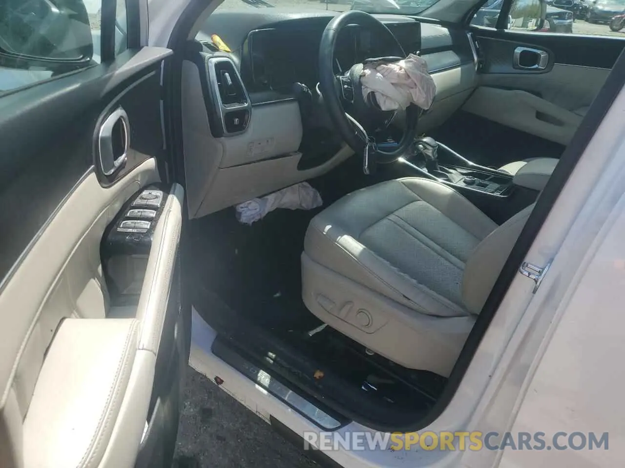8 Photograph of a damaged car 5XYRKDLF6MG049826 KIA SORENTO 2021