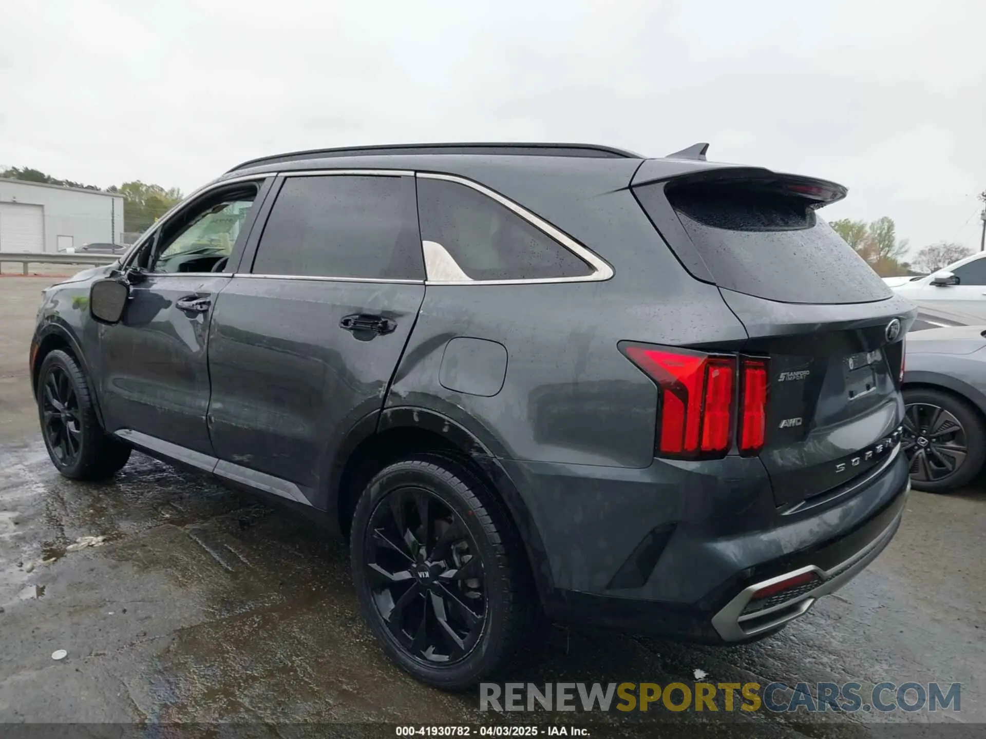 3 Photograph of a damaged car 5XYRKDLF6MG053911 KIA SORENTO 2021