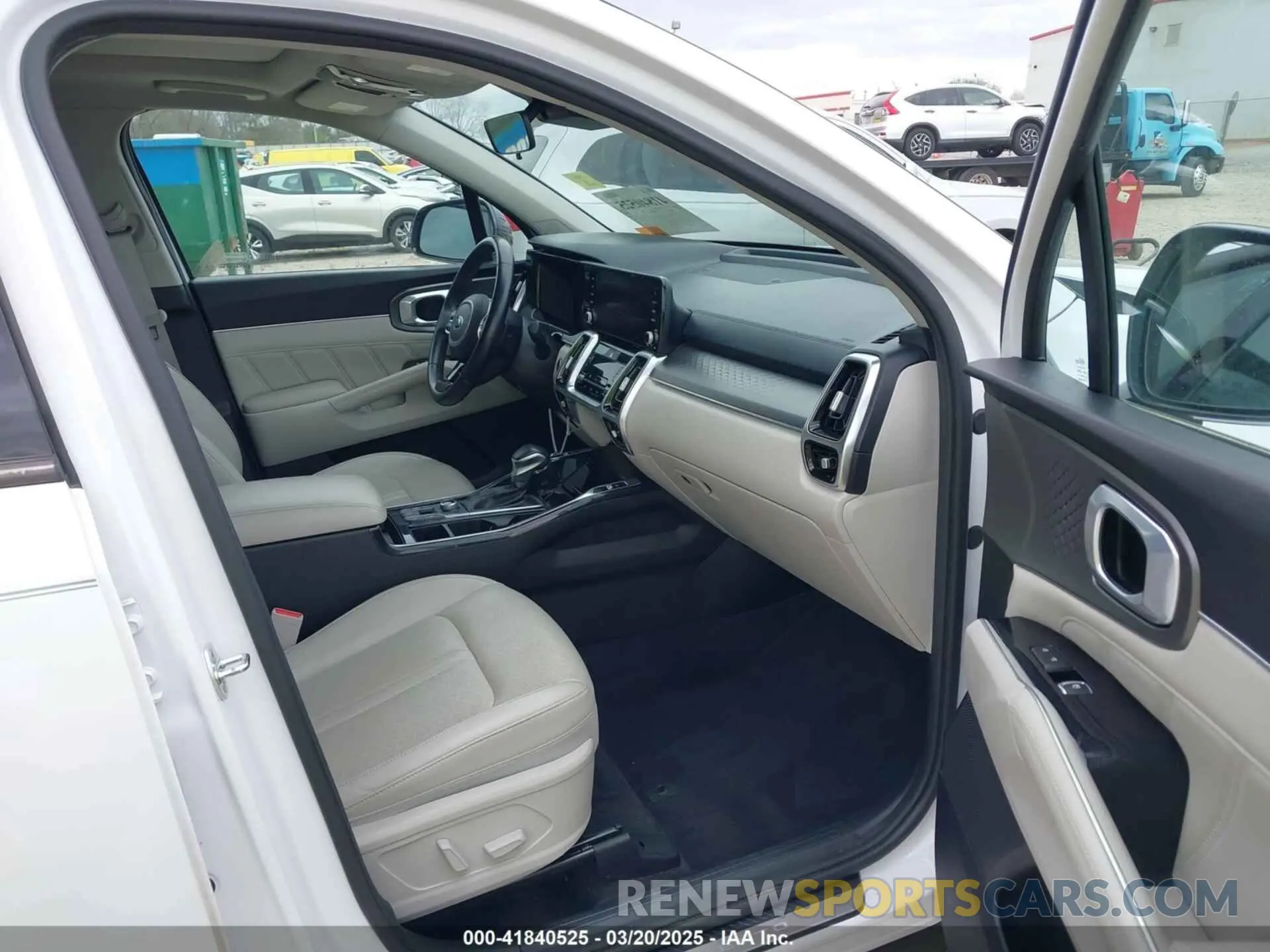 5 Photograph of a damaged car 5XYRKDLF6MG054766 KIA SORENTO 2021