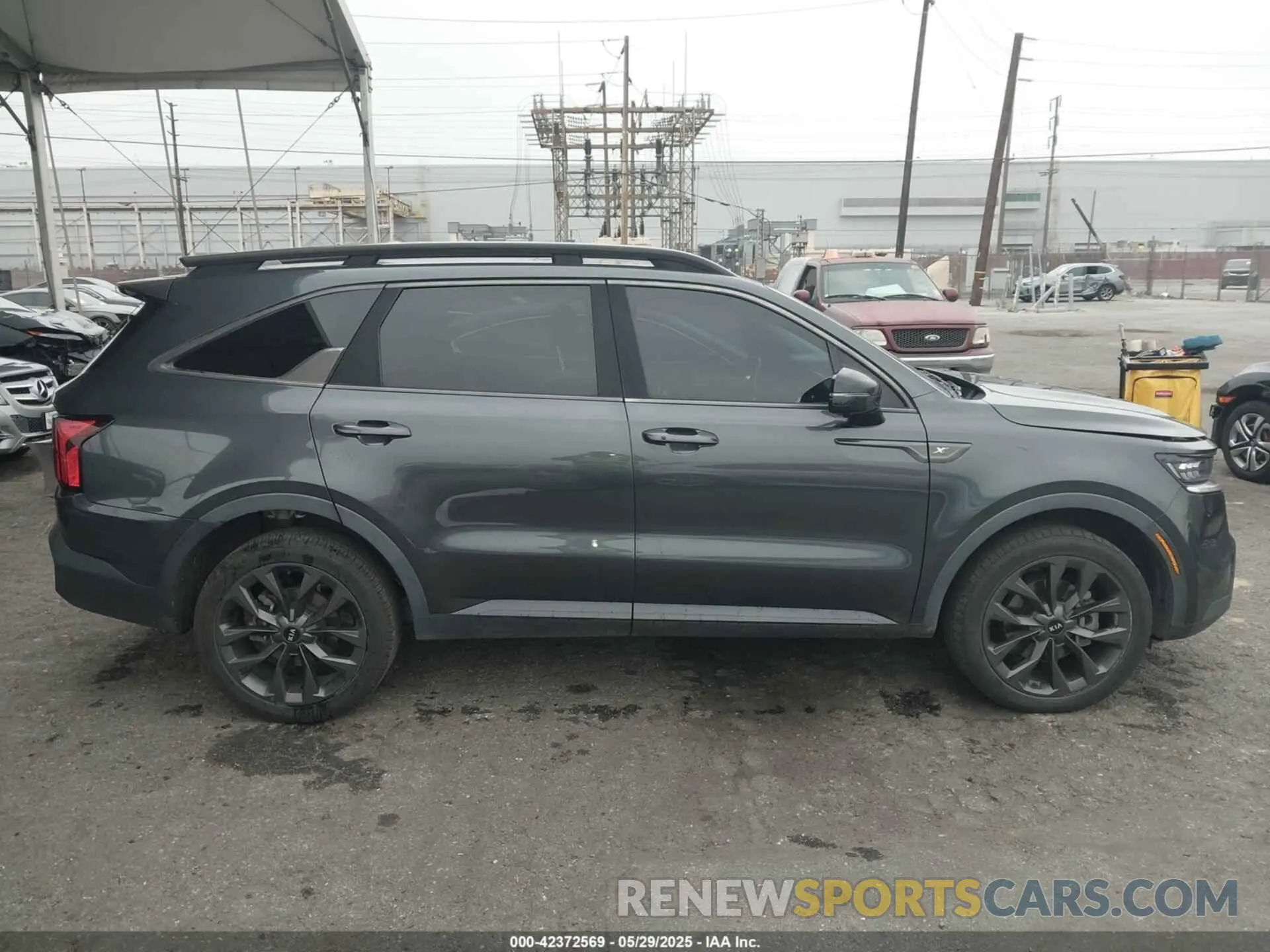13 Photograph of a damaged car 5XYRKDLF7MG016494 KIA SORENTO 2021