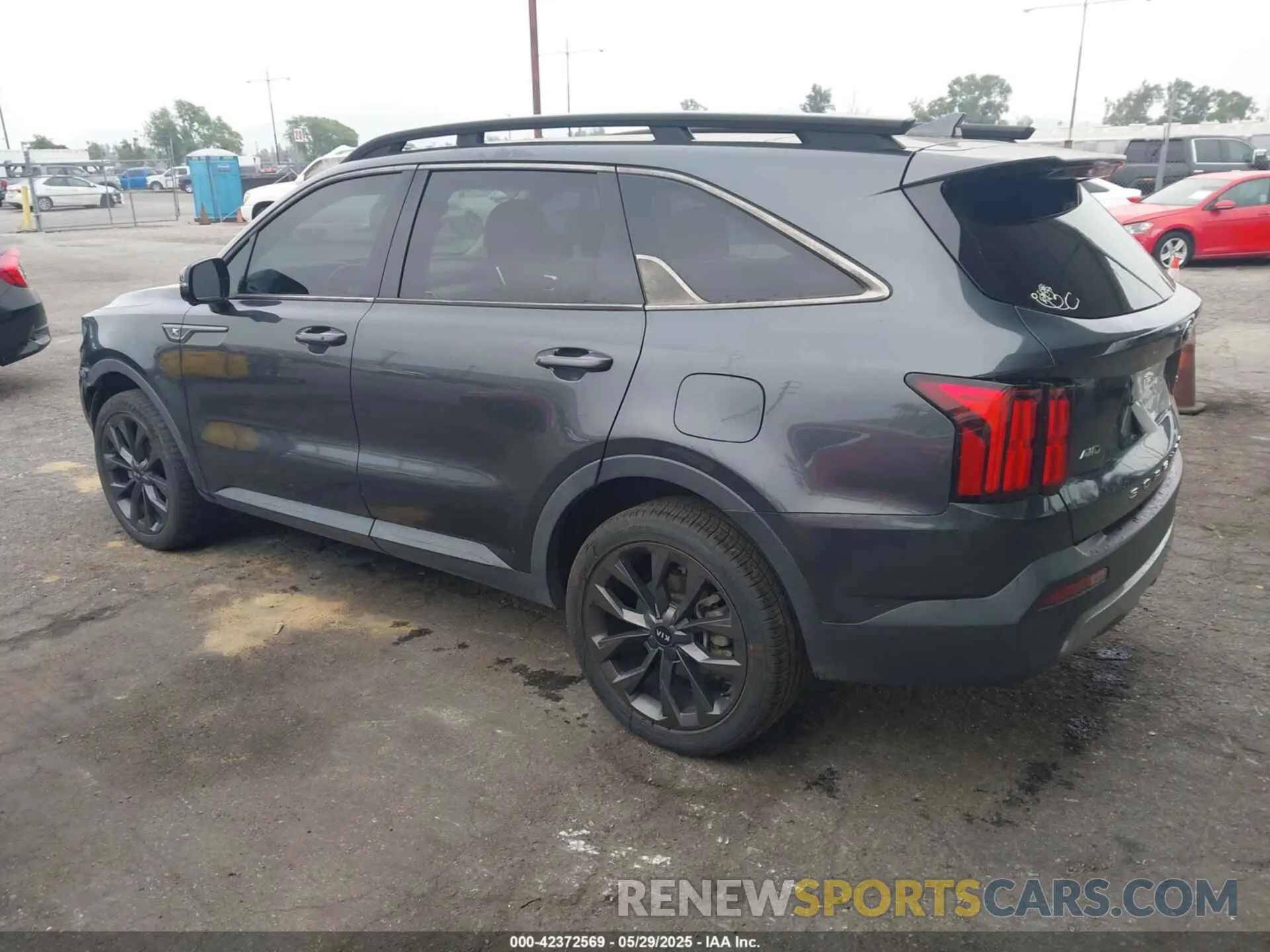 3 Photograph of a damaged car 5XYRKDLF7MG016494 KIA SORENTO 2021