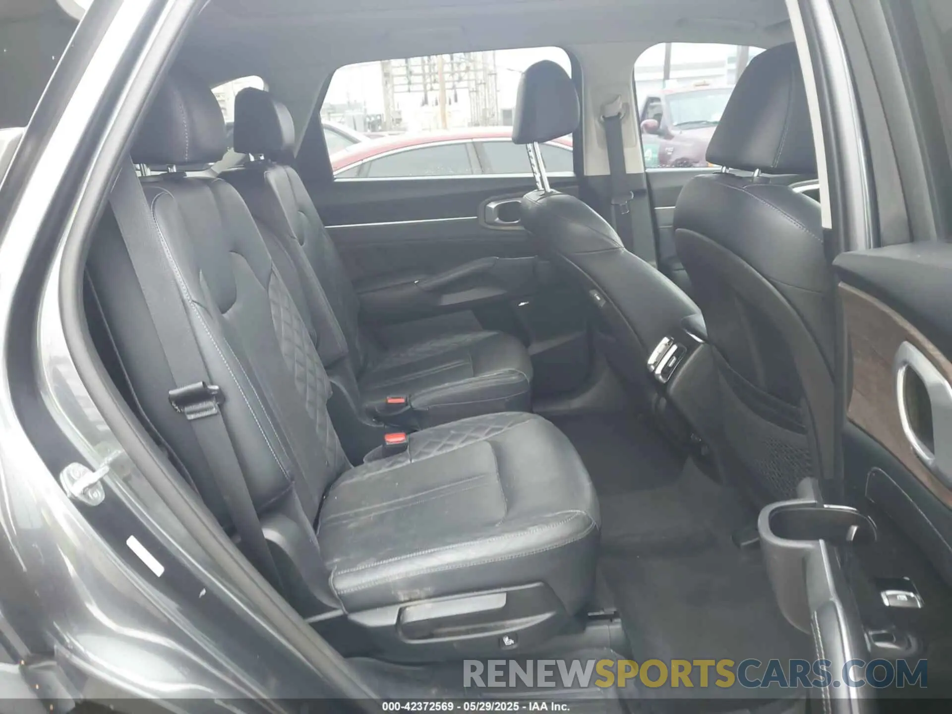 8 Photograph of a damaged car 5XYRKDLF7MG016494 KIA SORENTO 2021