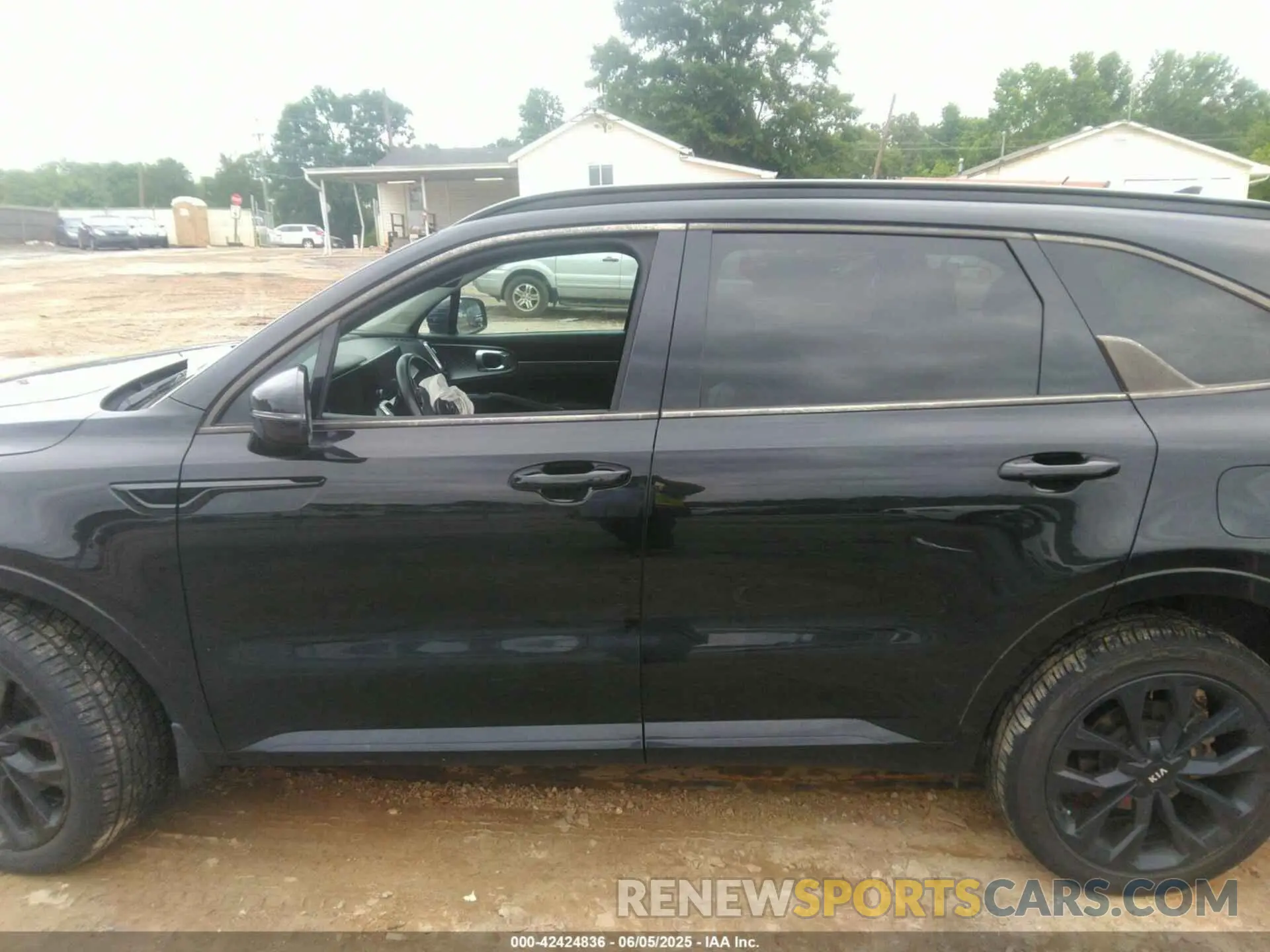 14 Photograph of a damaged car 5XYRKDLF8MG026547 KIA SORENTO 2021