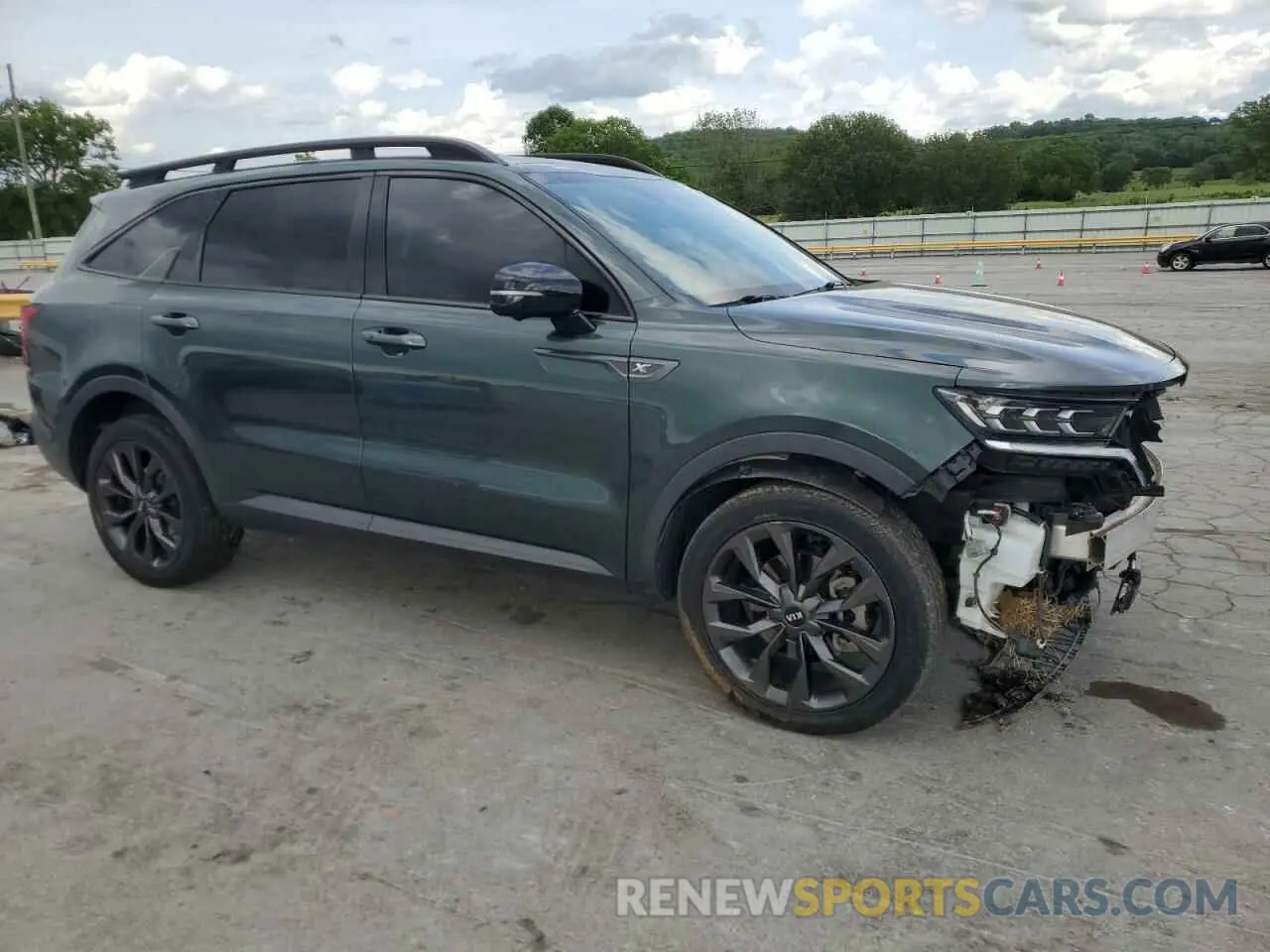 4 Photograph of a damaged car 5XYRKDLF9MG015718 KIA SORENTO 2021