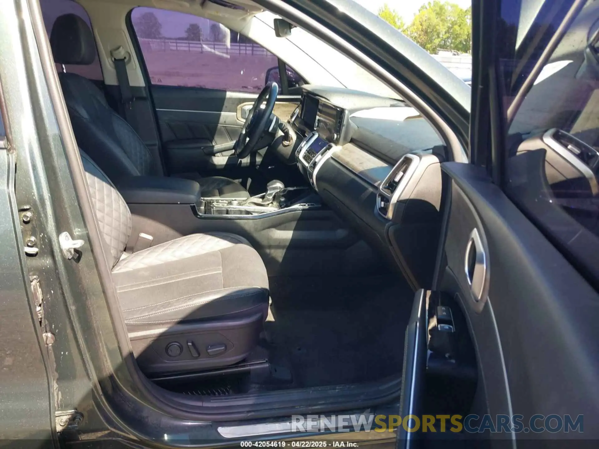 5 Photograph of a damaged car 5XYRKDLF9MG022684 KIA SORENTO 2021